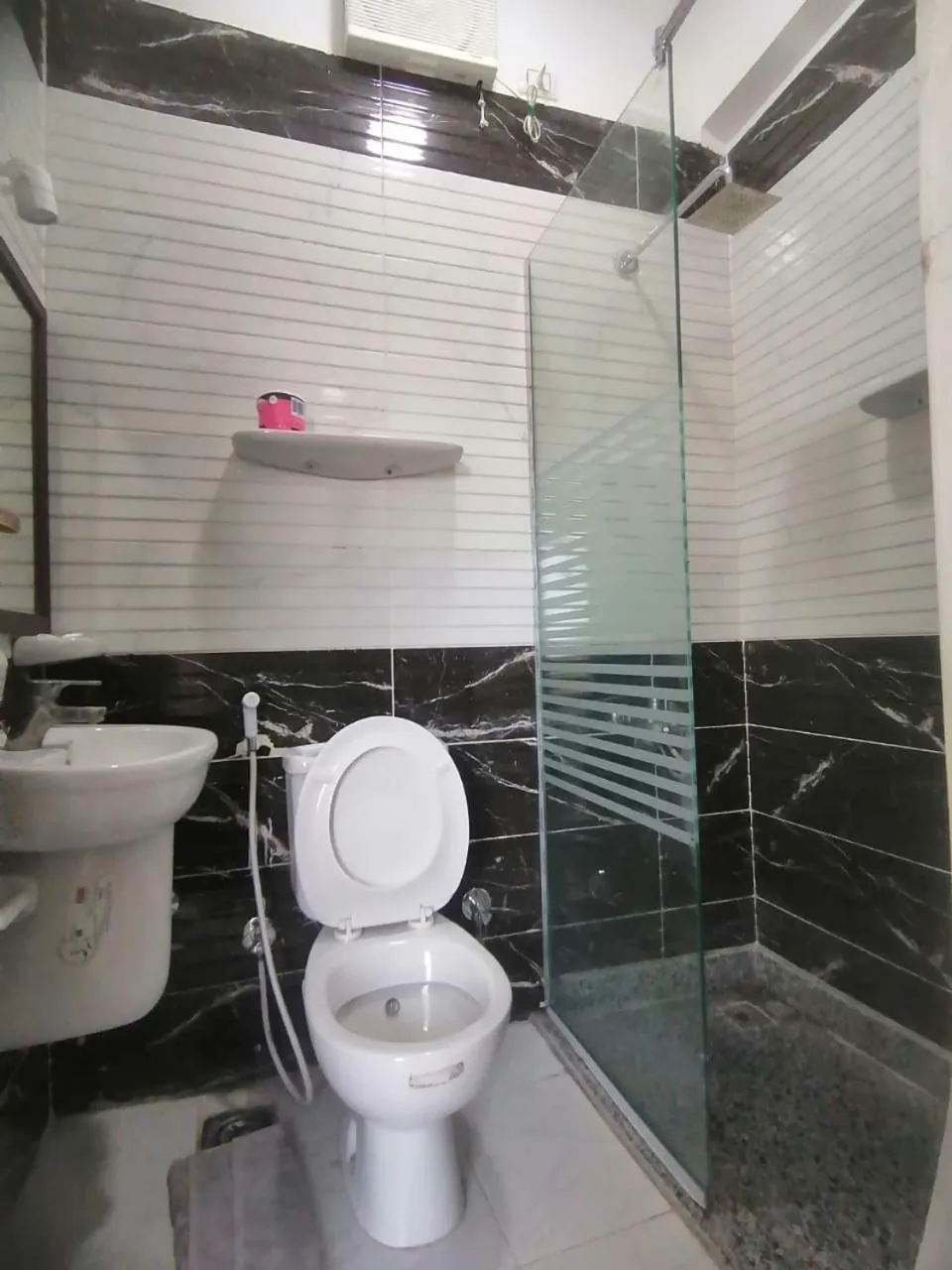 Rezeiky Hotel & Camp