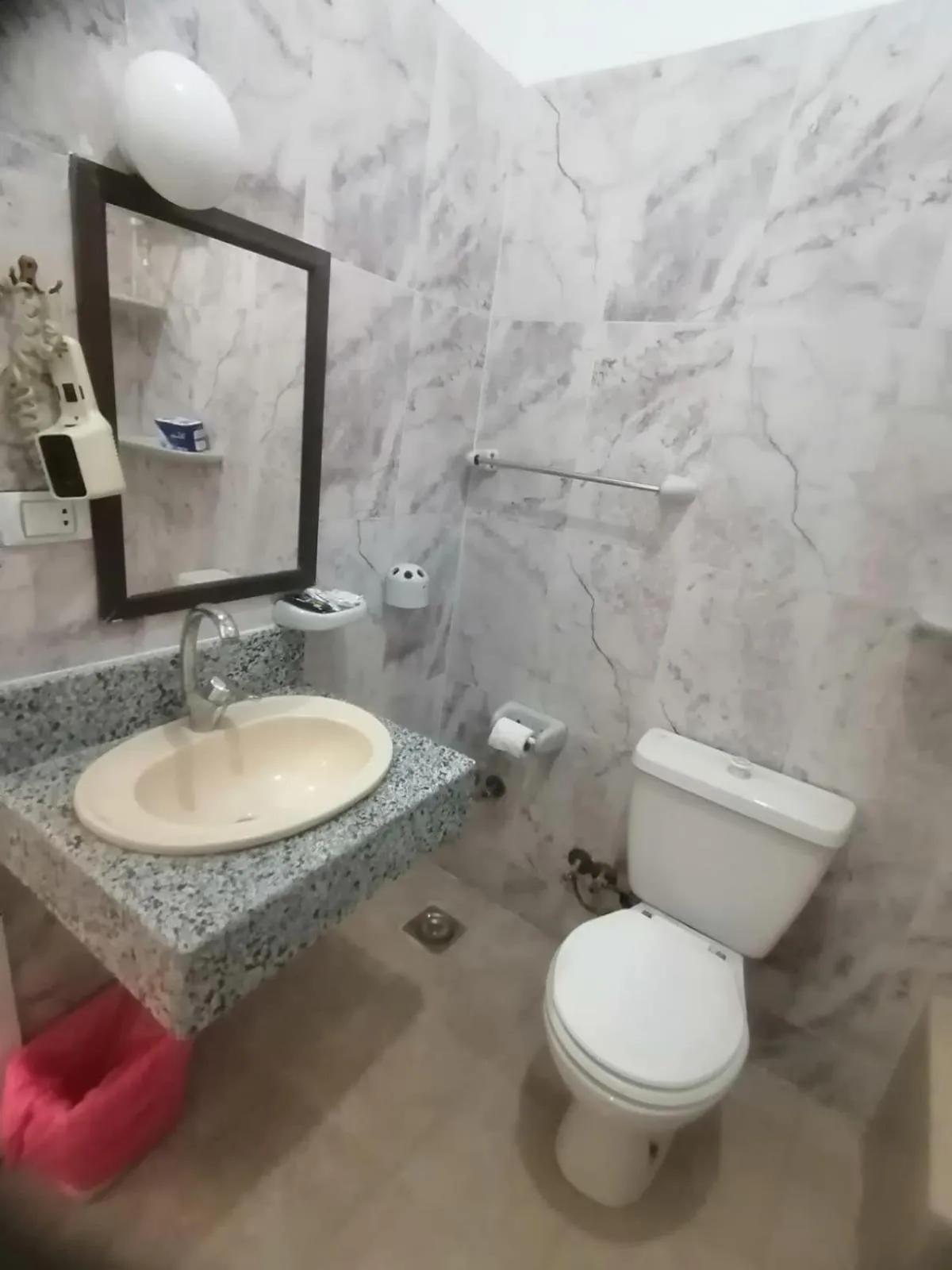 Rezeiky Hotel & Camp