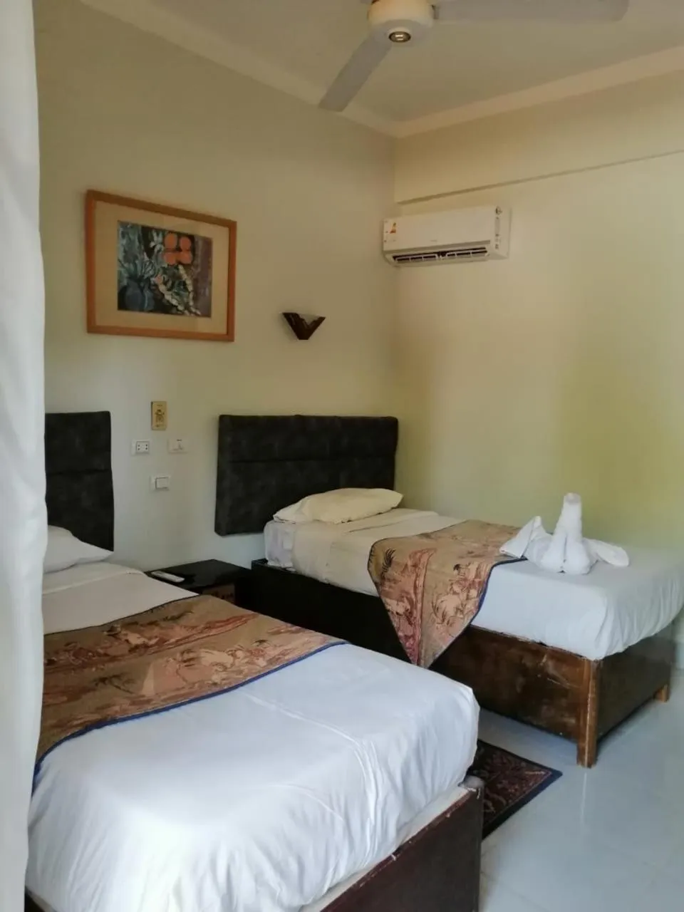 Bed in Rezeiky Hotel & Camp