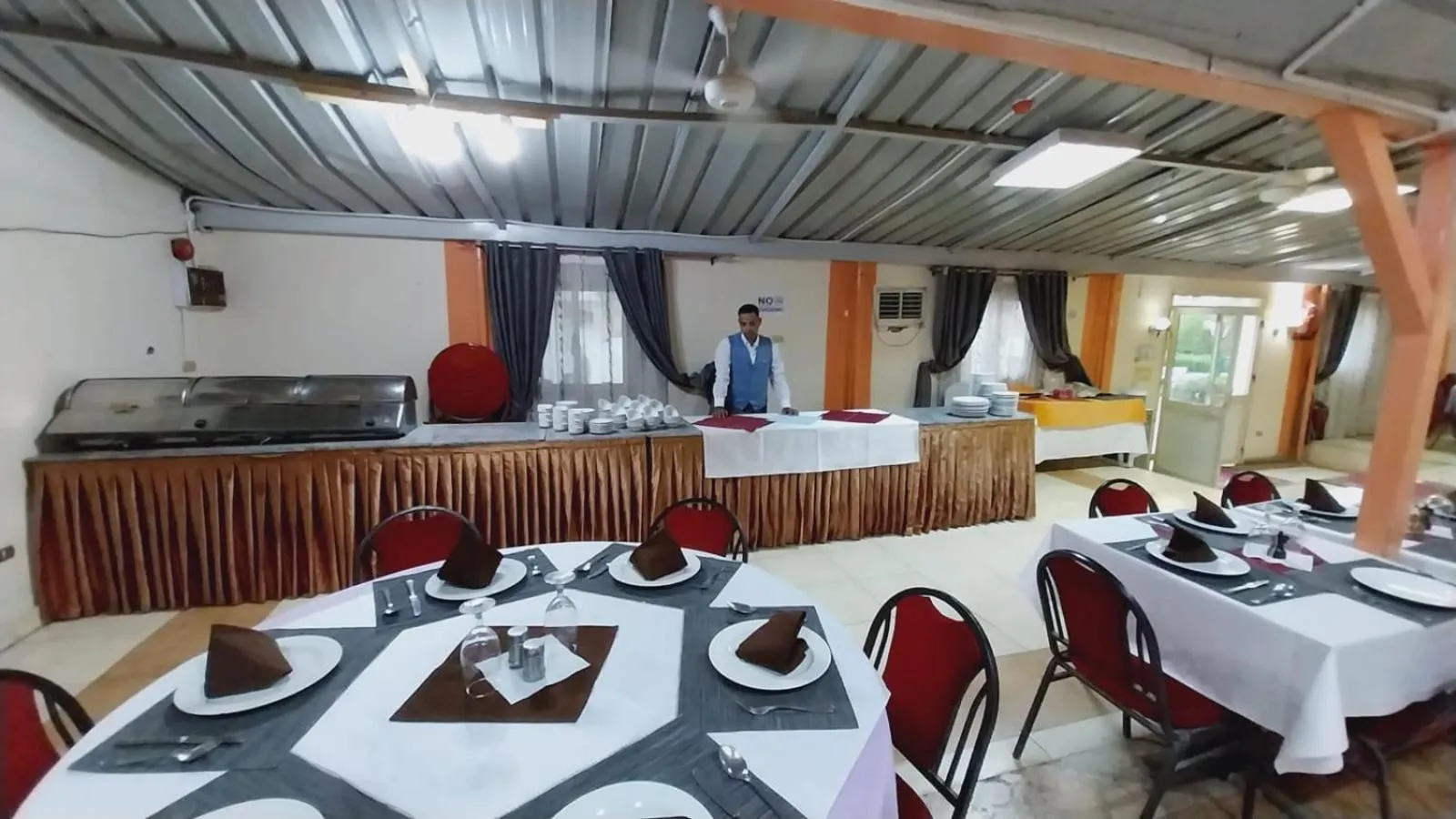 Rezeiky Hotel & Camp