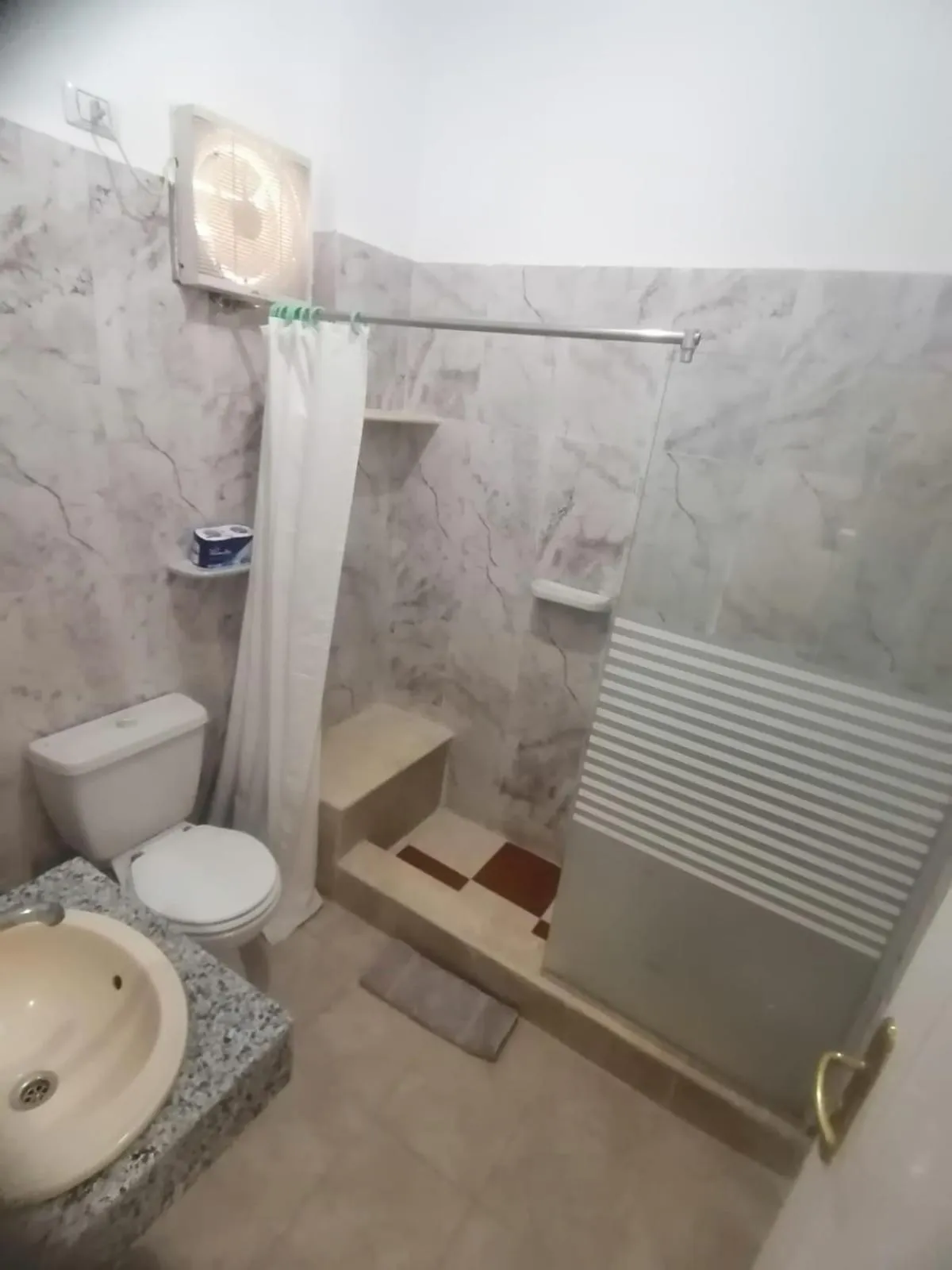 Rezeiky Hotel & Camp