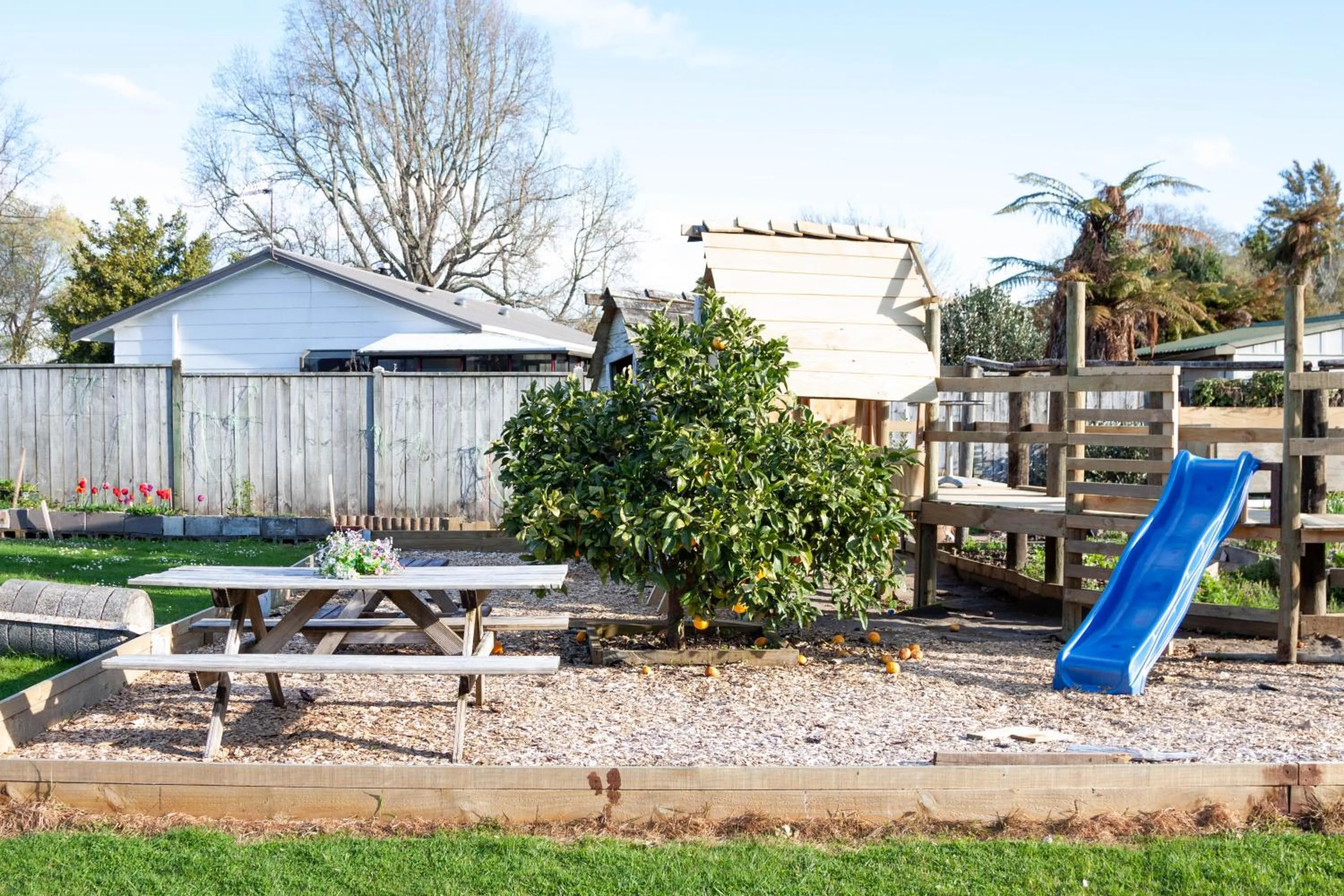 Children play ground in Jack & Di's Lakefront Motel