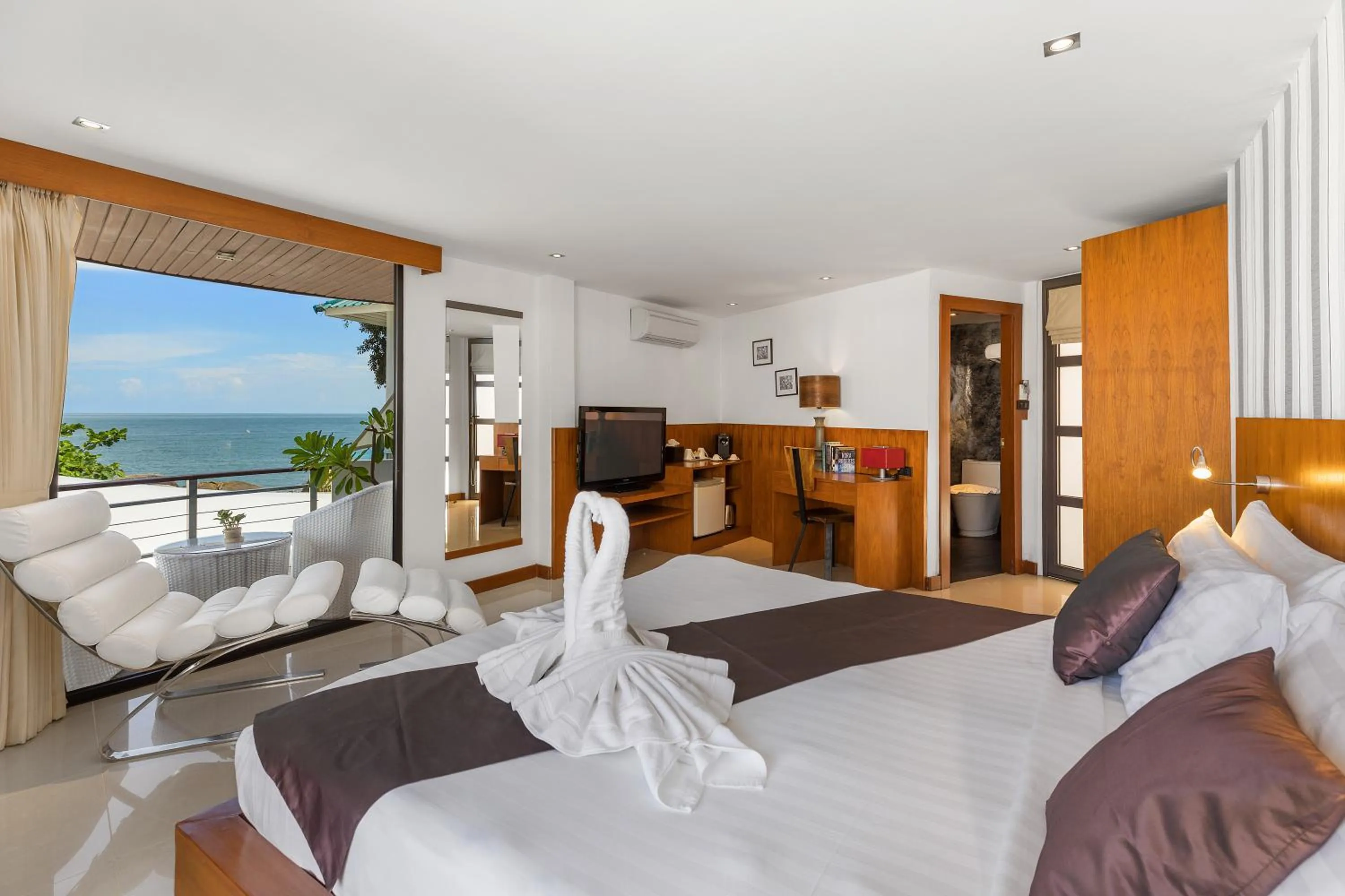 Bed in Beluga Boutique Hotel