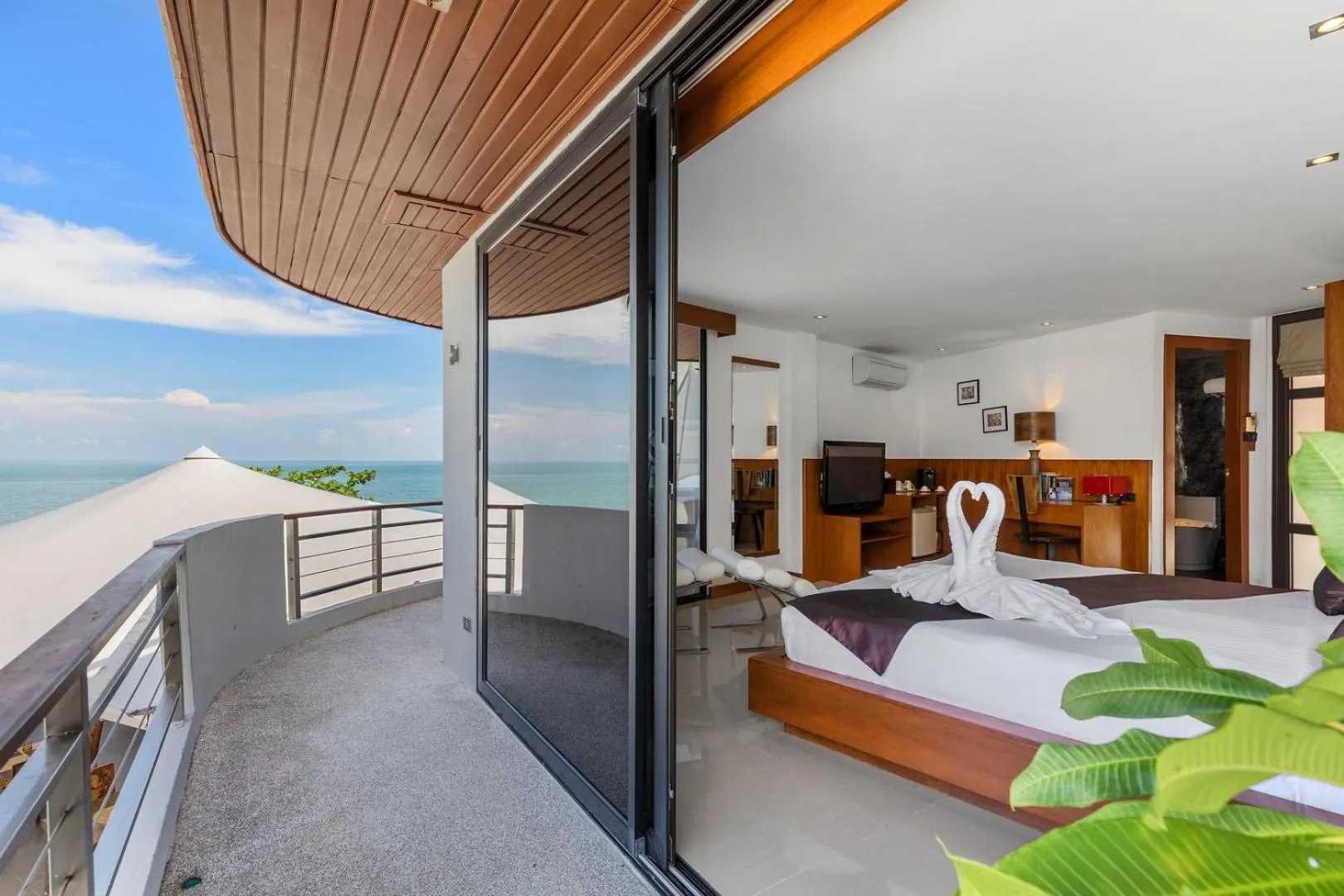 Balcony/Terrace, Bed in Beluga Boutique Hotel