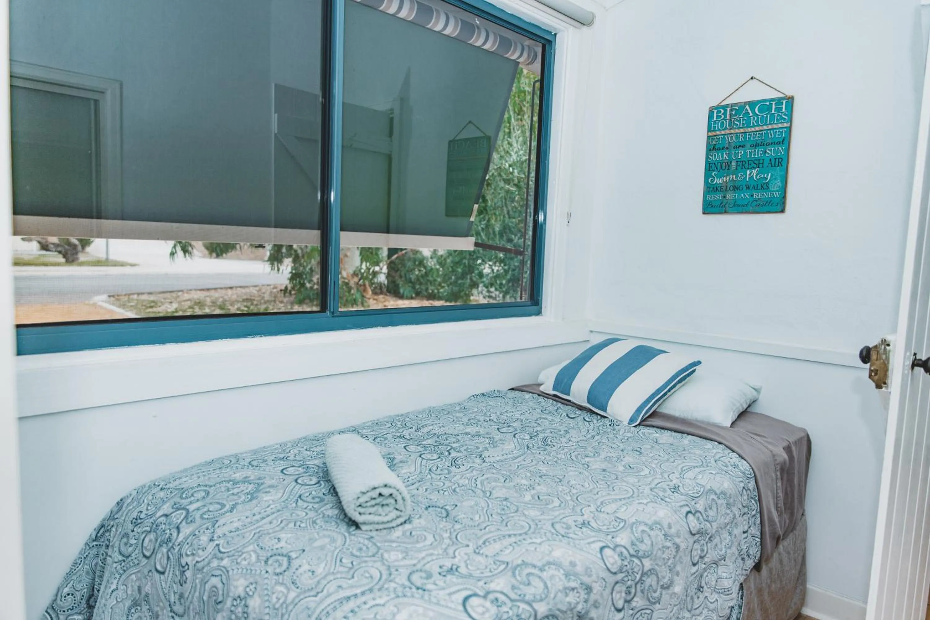 Bed in Dongara Hotel Motel