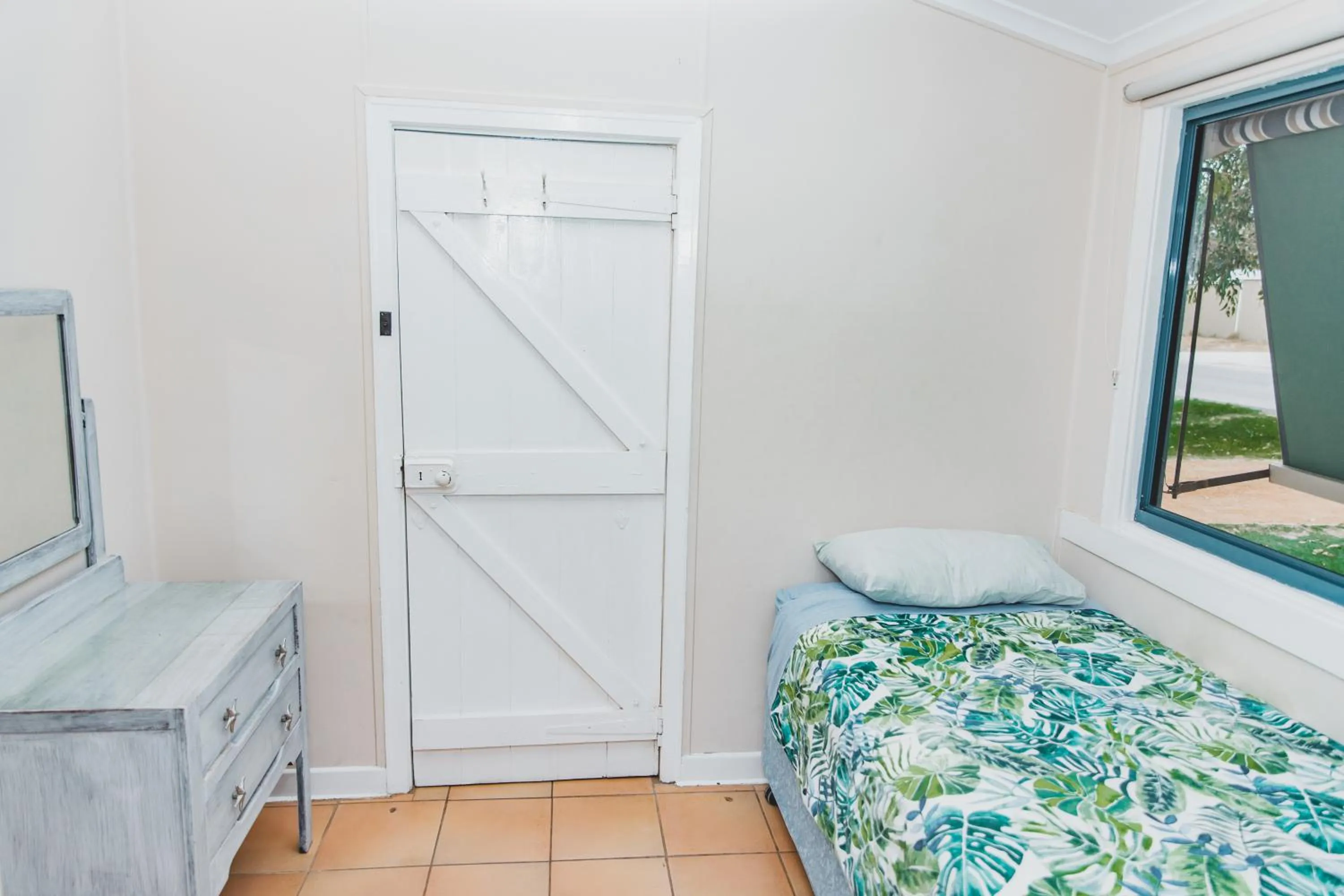 Bed in Dongara Hotel Motel