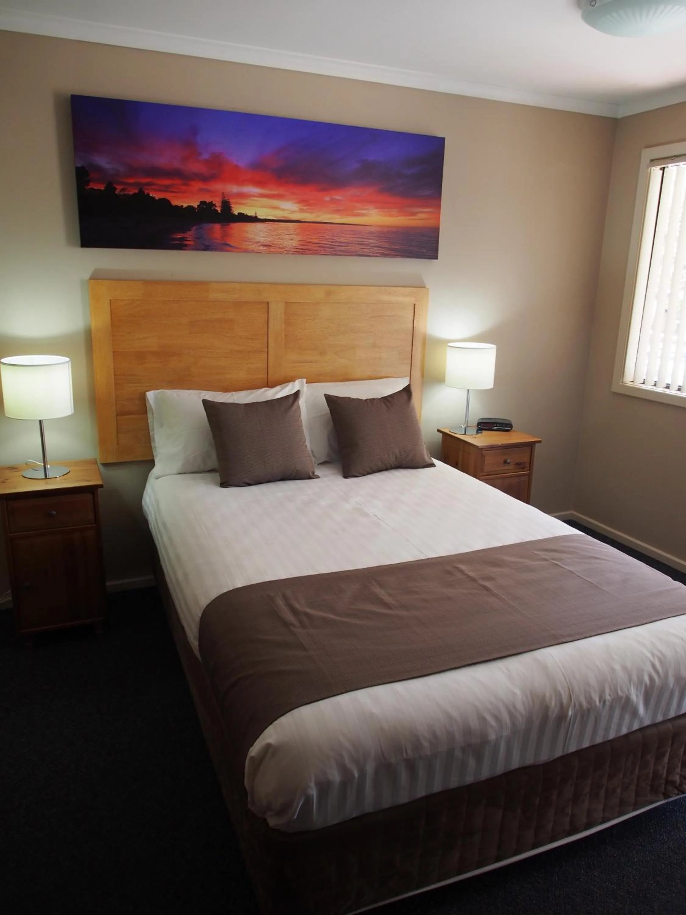 Bed in Dongara Hotel Motel