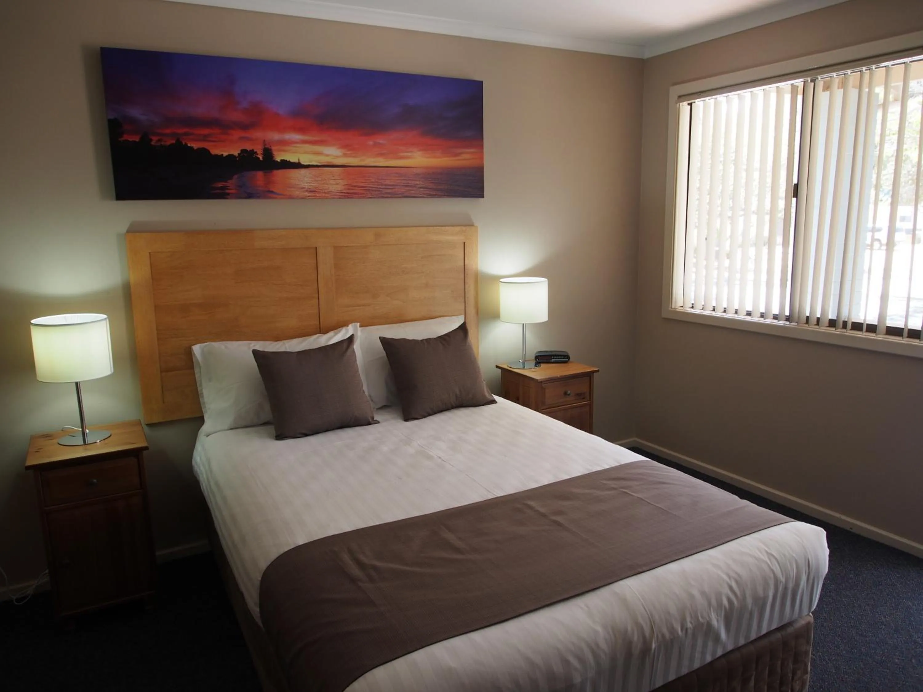 Bedroom, Bed in Dongara Hotel Motel