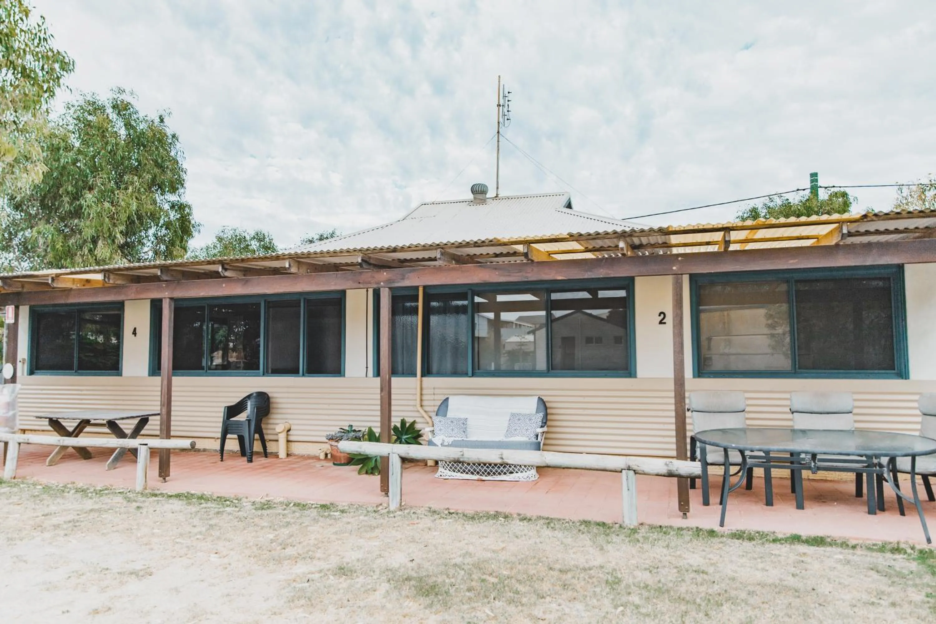 Dongara Hotel Motel