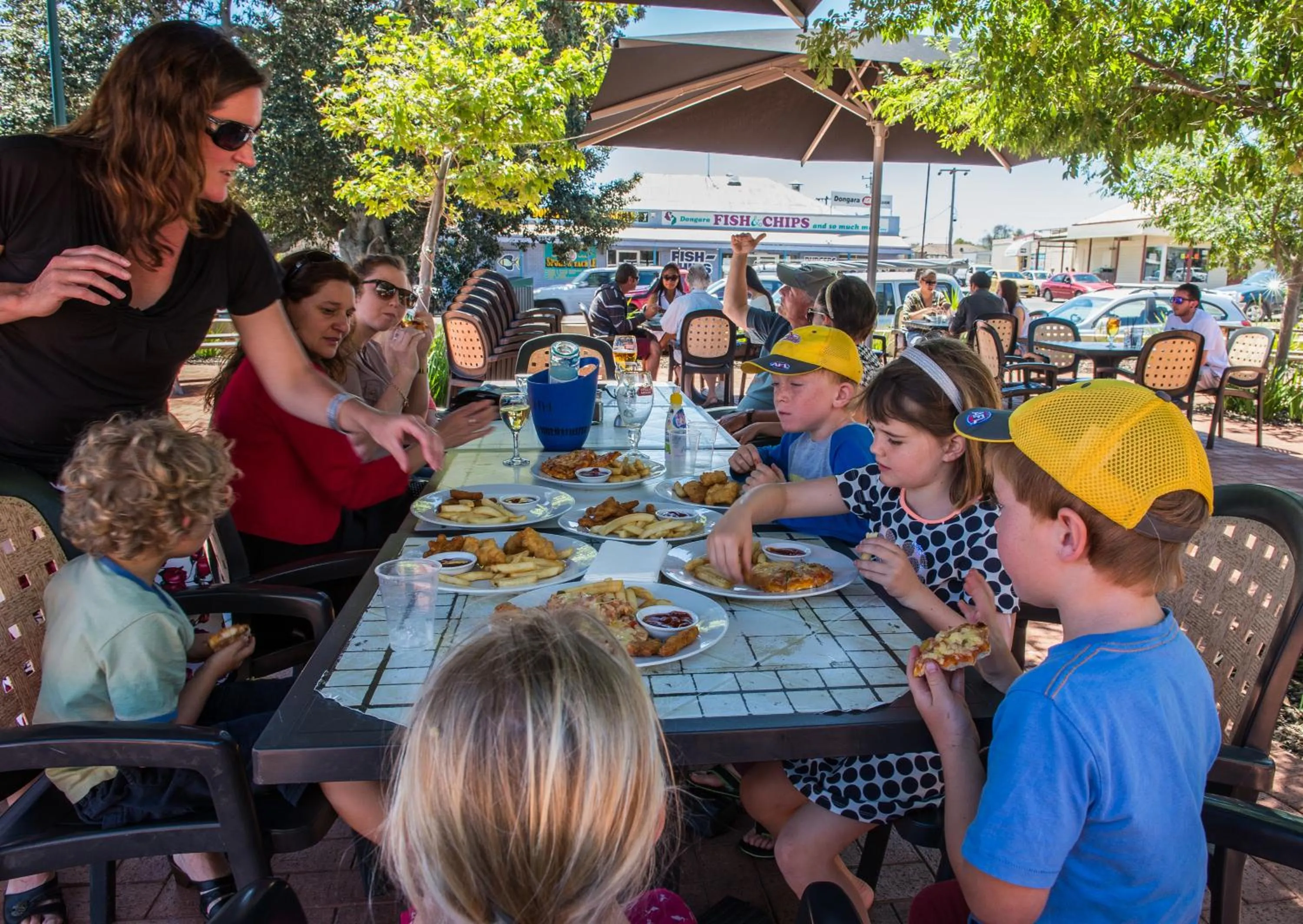 Restaurant/places to eat in Dongara Hotel Motel