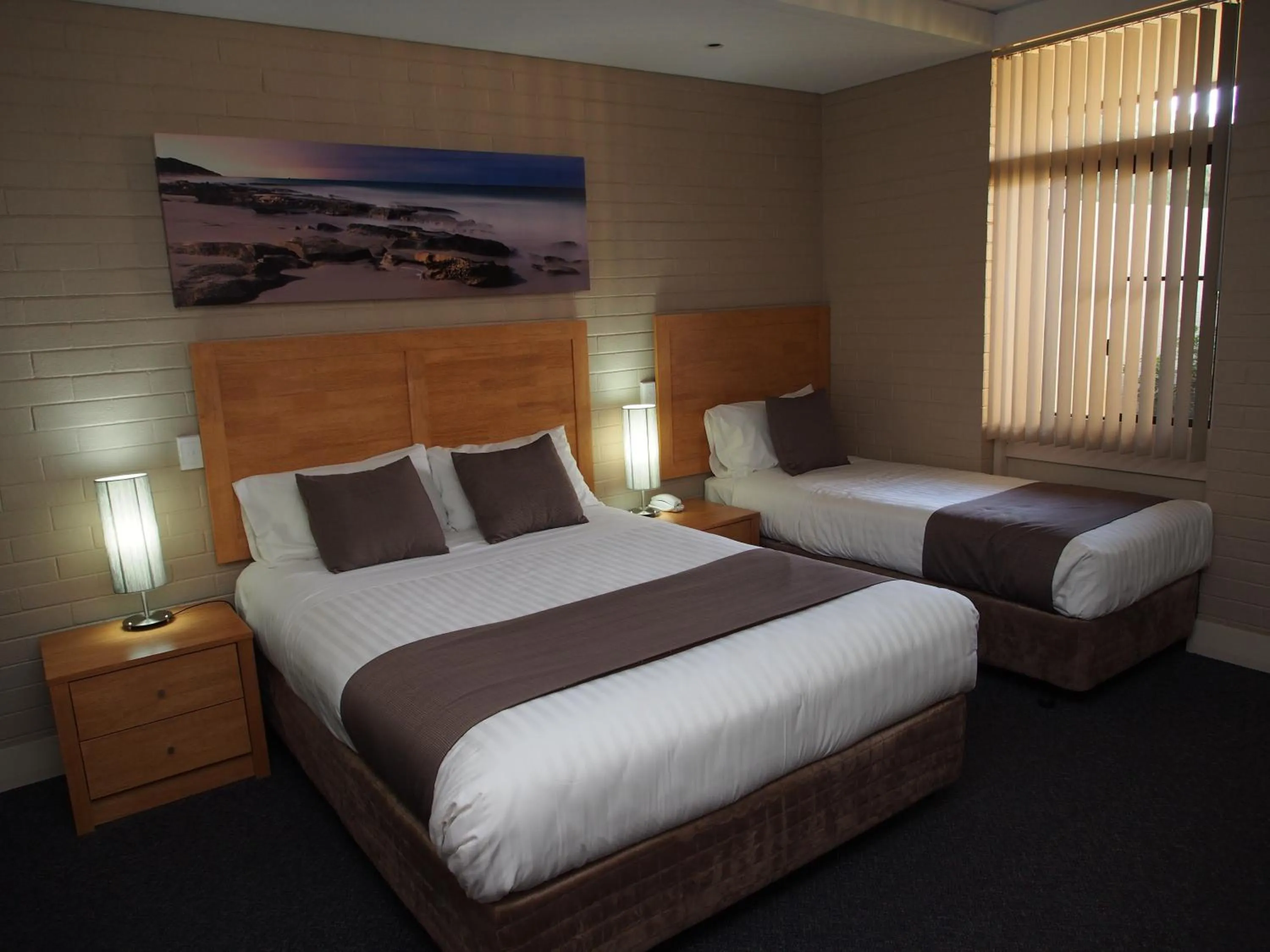 Bed in Dongara Hotel Motel