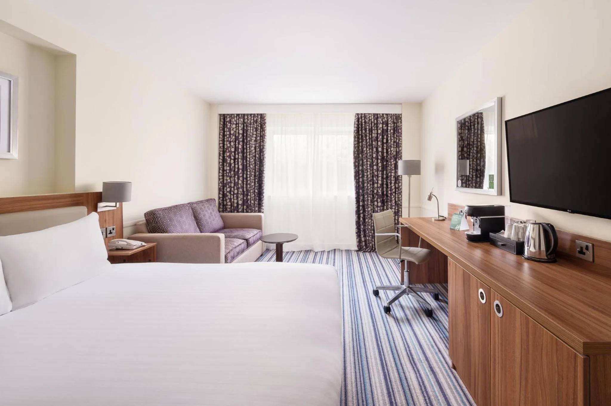 Photo of the whole room, Bed in Holiday Inn Haydock by IHG