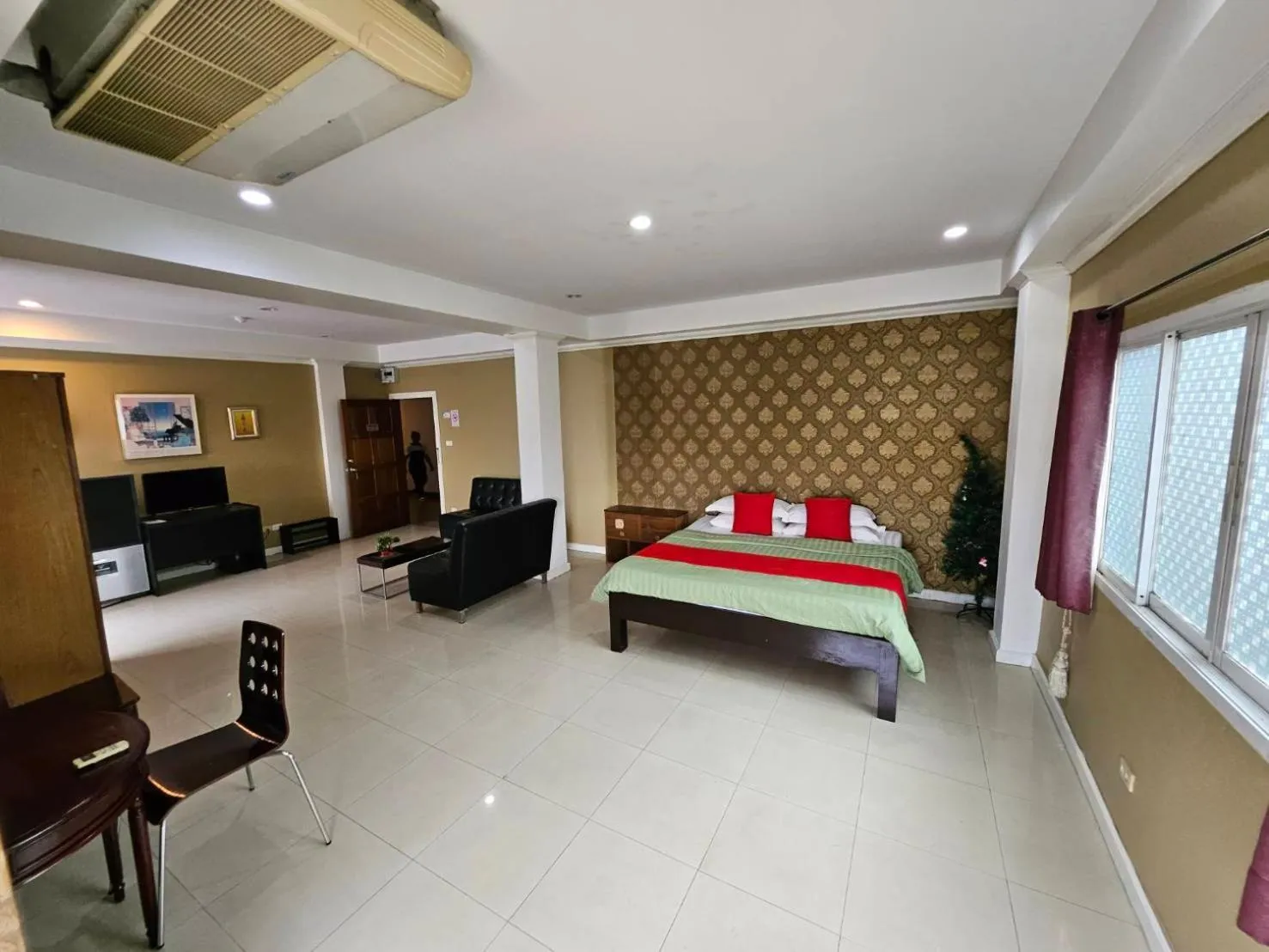 Bed in Royal Pimand Hotel