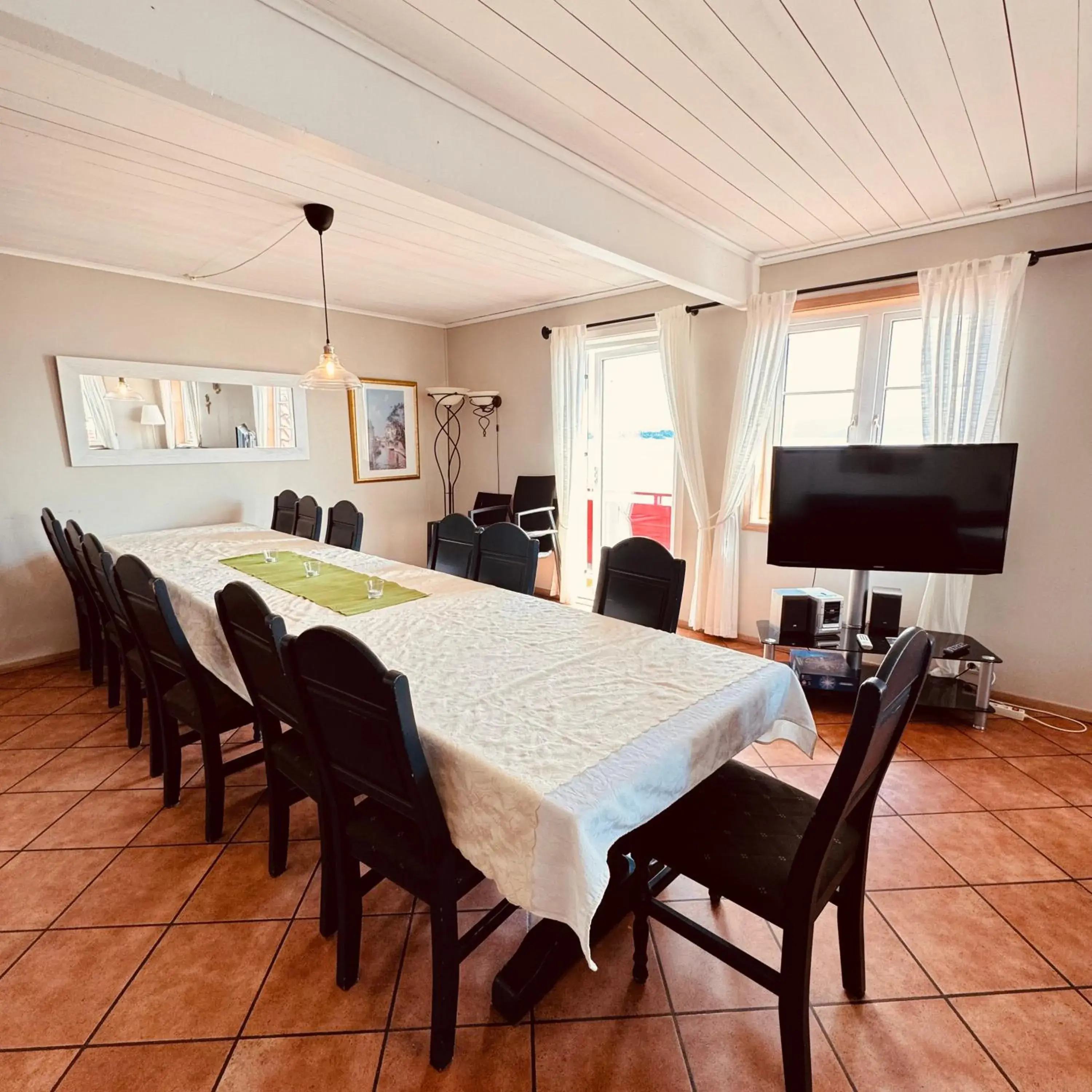 Six-Bedroom Apartment in Sjøberg Hotell og Ferie Leiligheter Six-Bedroom Apartment in Sjøberg Hotell og Ferie Leiligheter