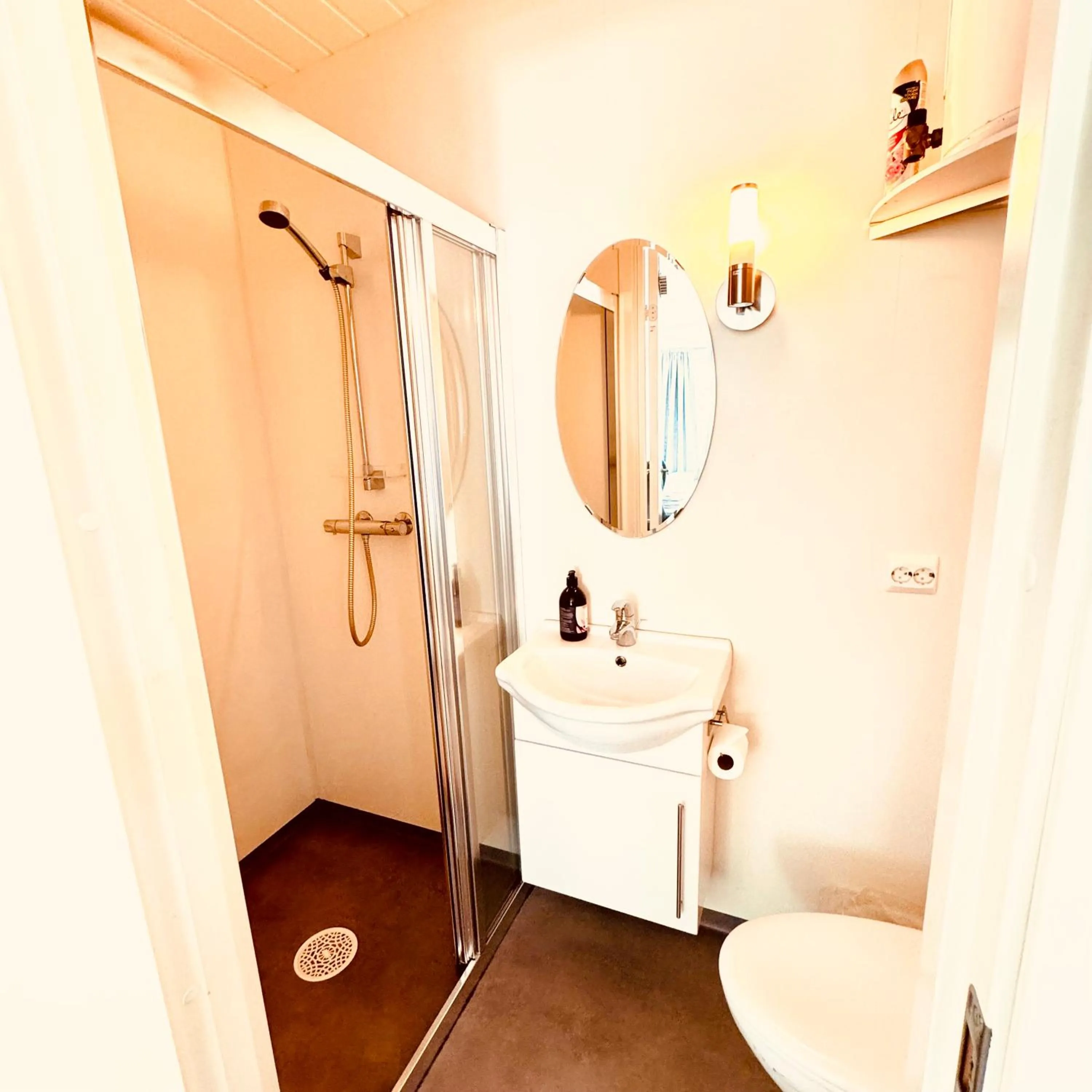 Shower in Sjøberg Hotell og Ferie Leiligheter