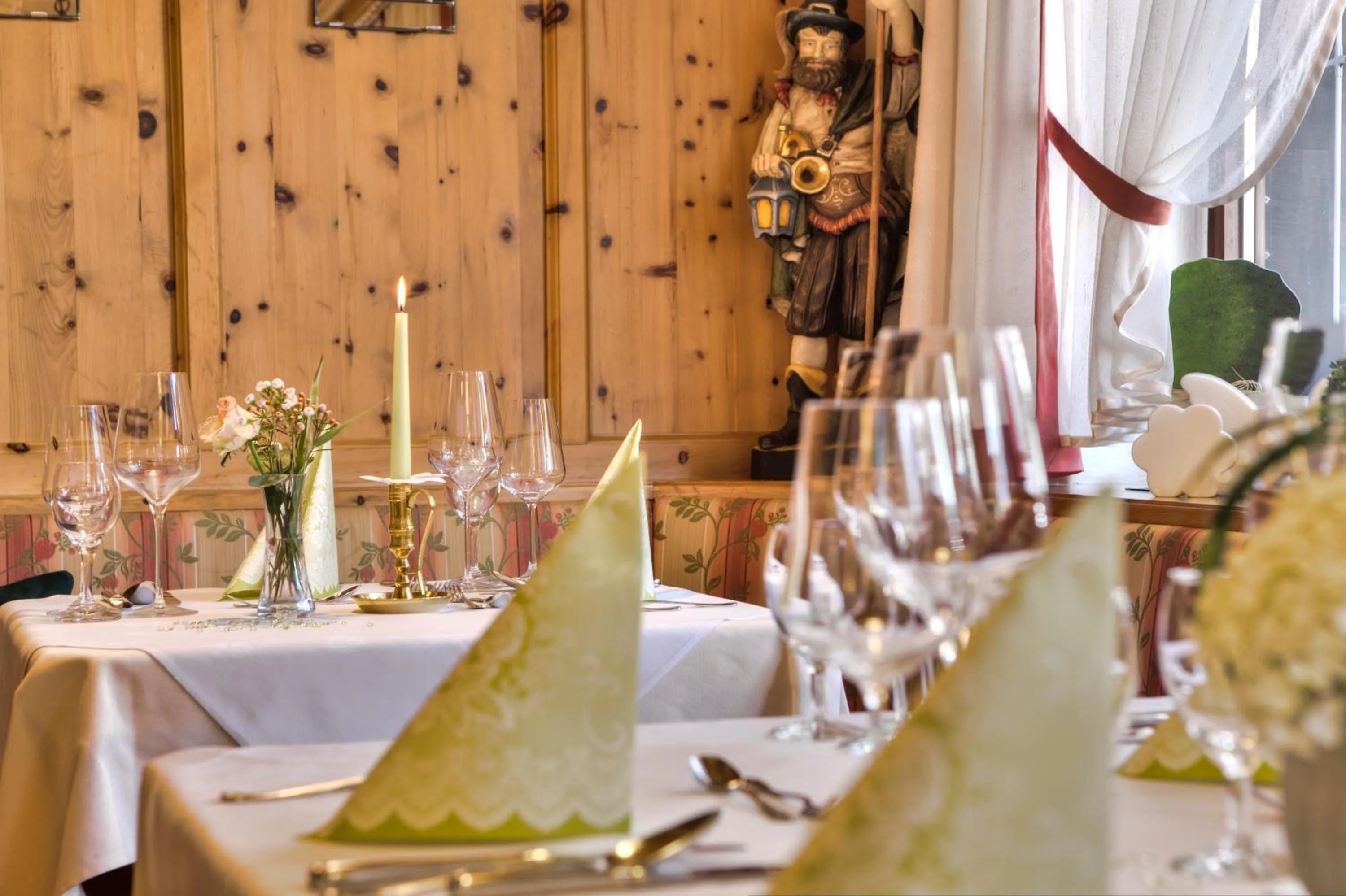 Restaurant/places to eat in Bergsporthotel Antonie