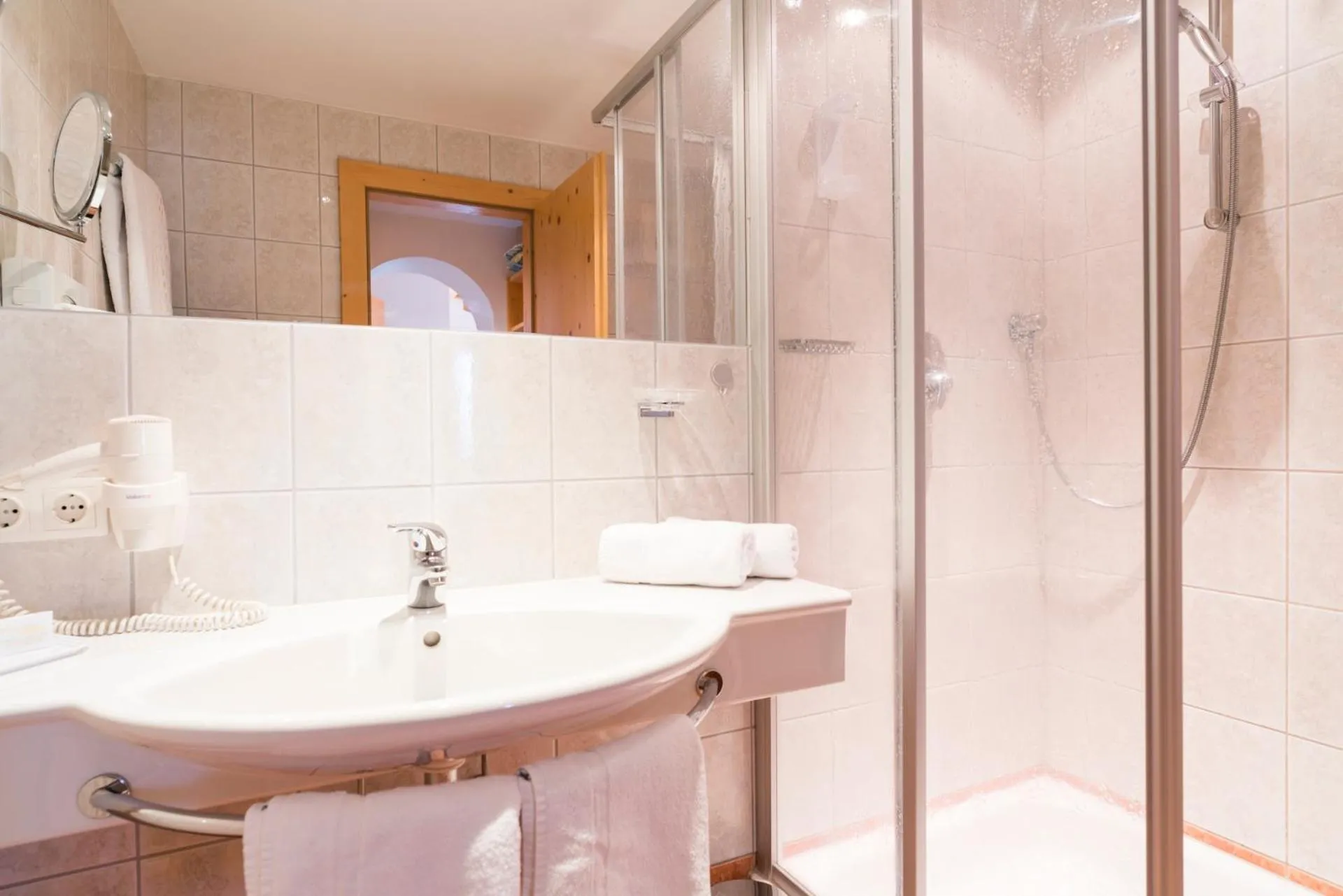 Bathroom in Bergsporthotel Antonie