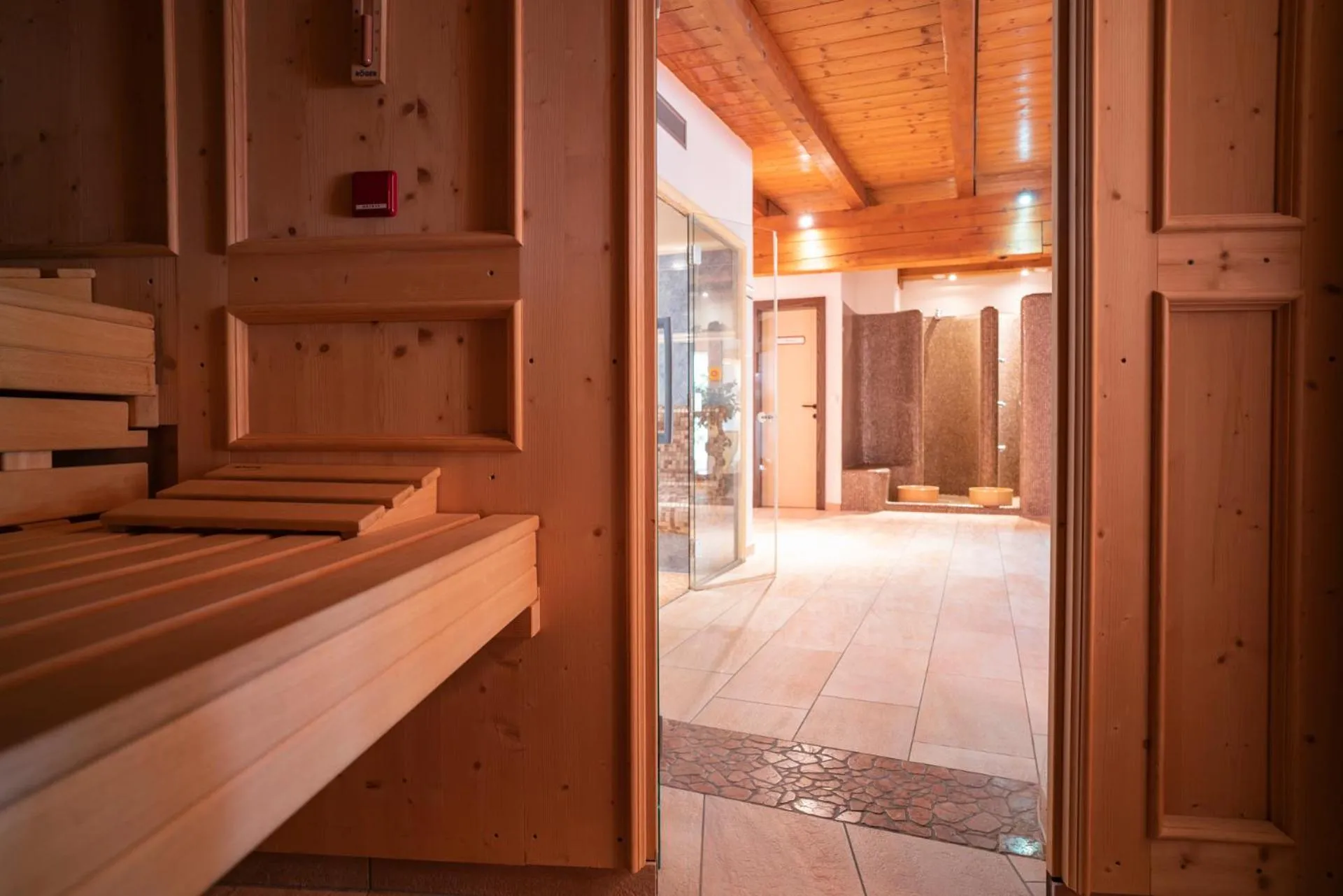 Sauna, Bed in Bergsporthotel Antonie