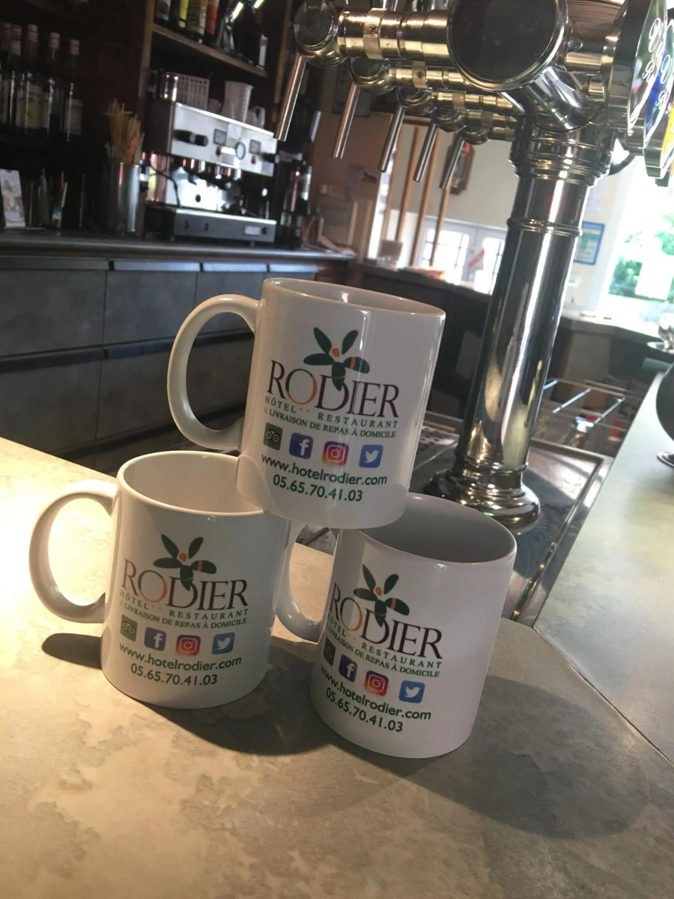 Restaurant/places to eat in Hôtel & Spa Rodier x Café Bar & Restaurant