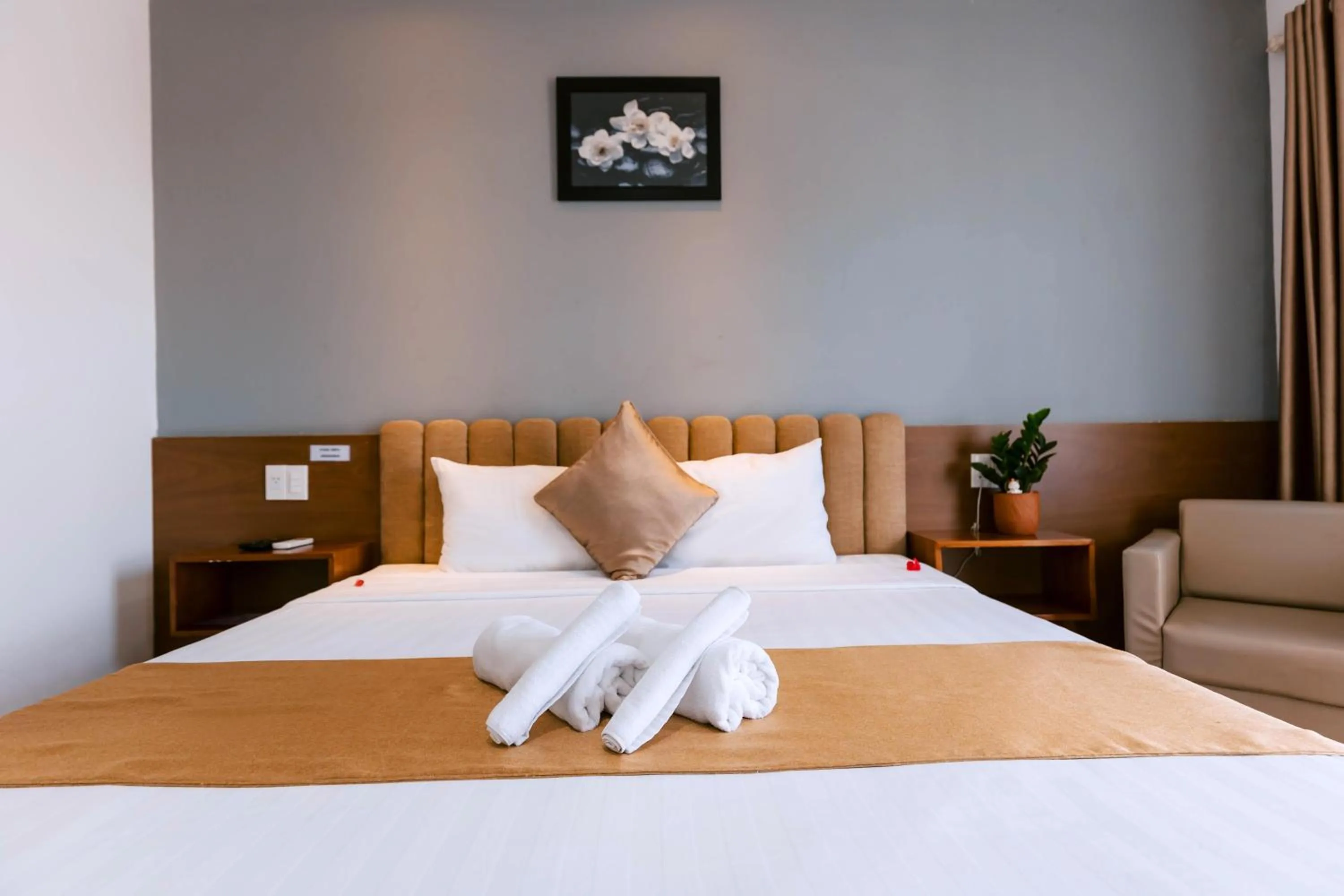 Bed in Gardenia Hue Hotel