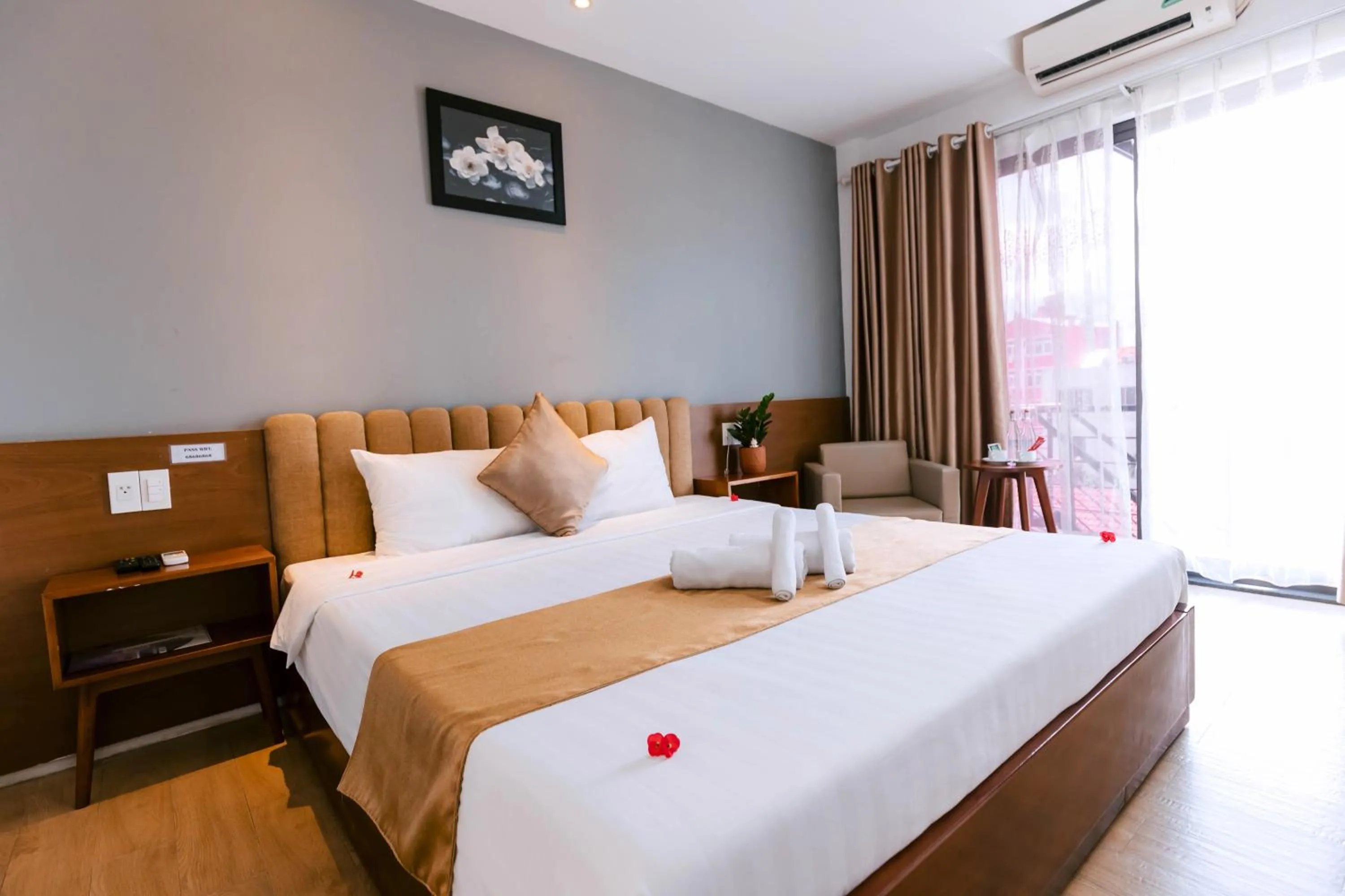 Bed in Gardenia Hue Hotel