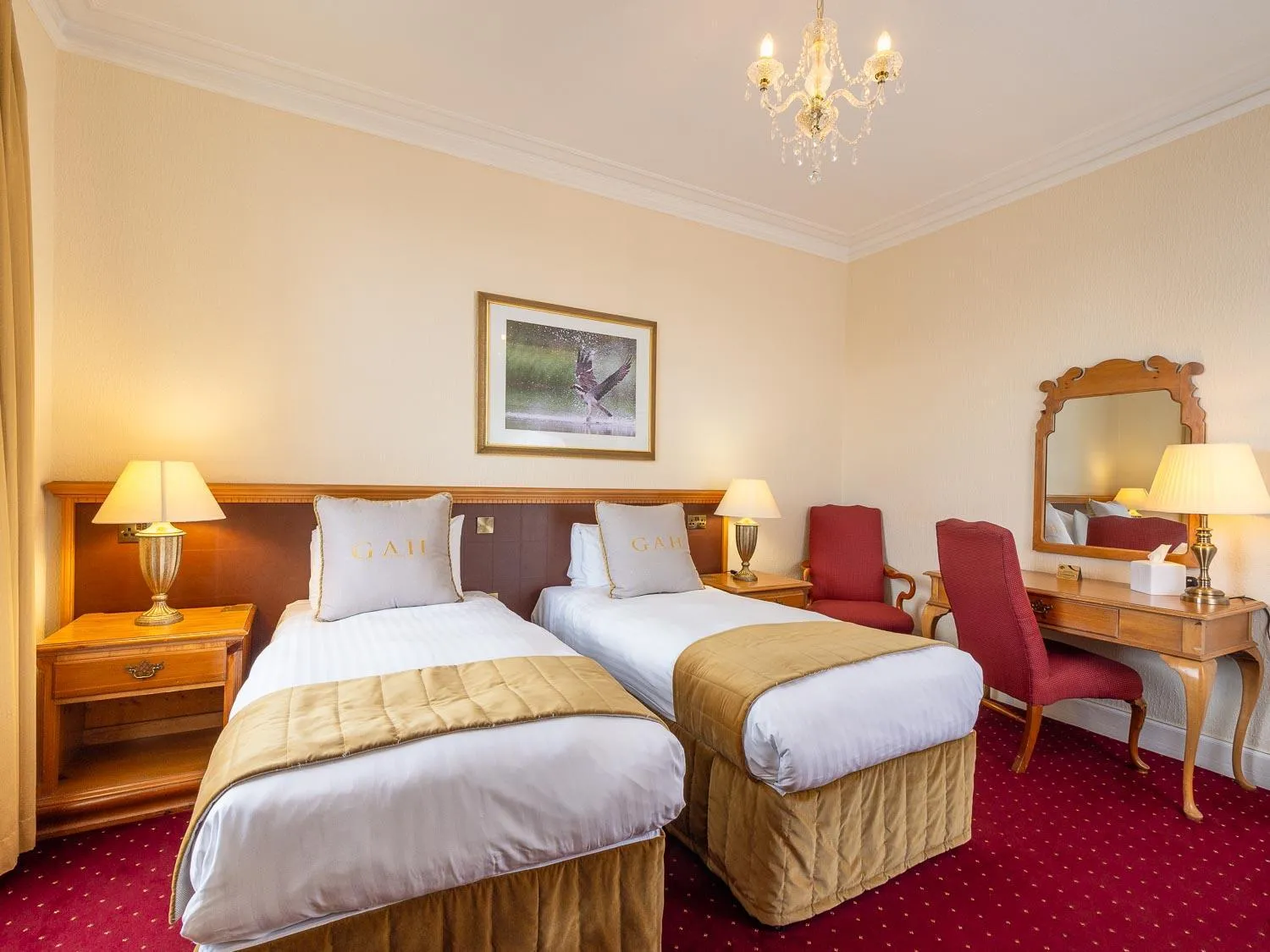 Bedroom, Bed in Grant Arms Hotel