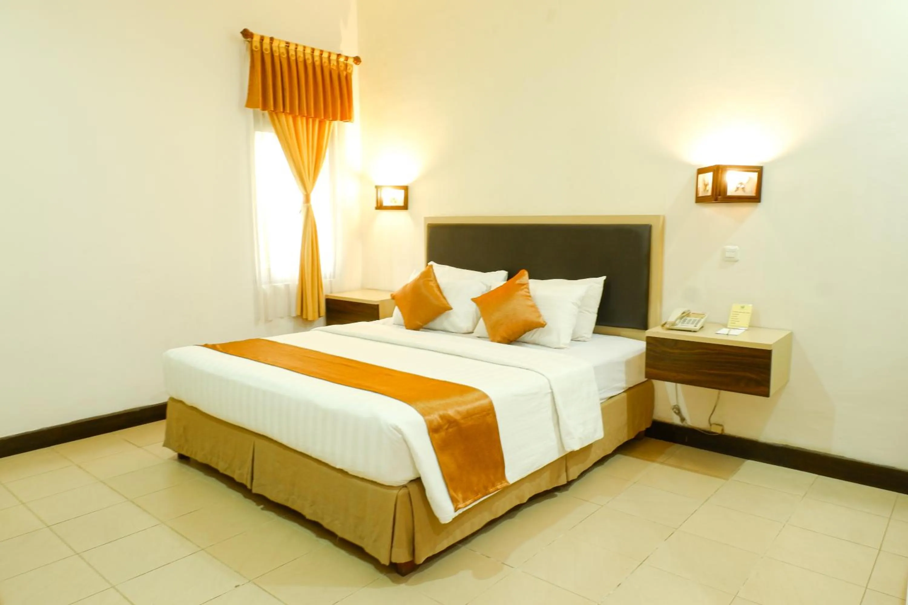 Bedroom, Bed in Lombok Garden Hotel