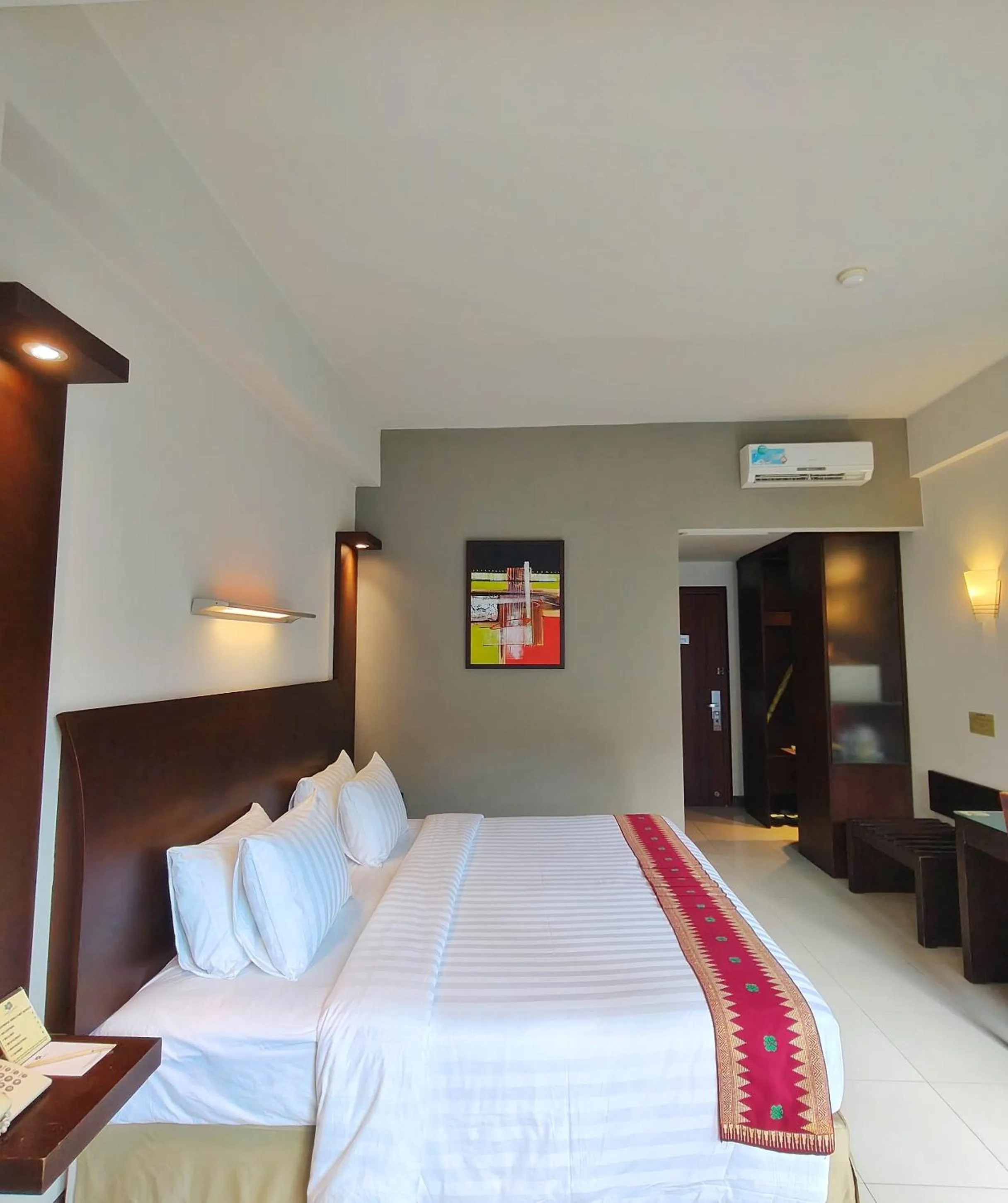 Bedroom, Bed in Lombok Garden Hotel