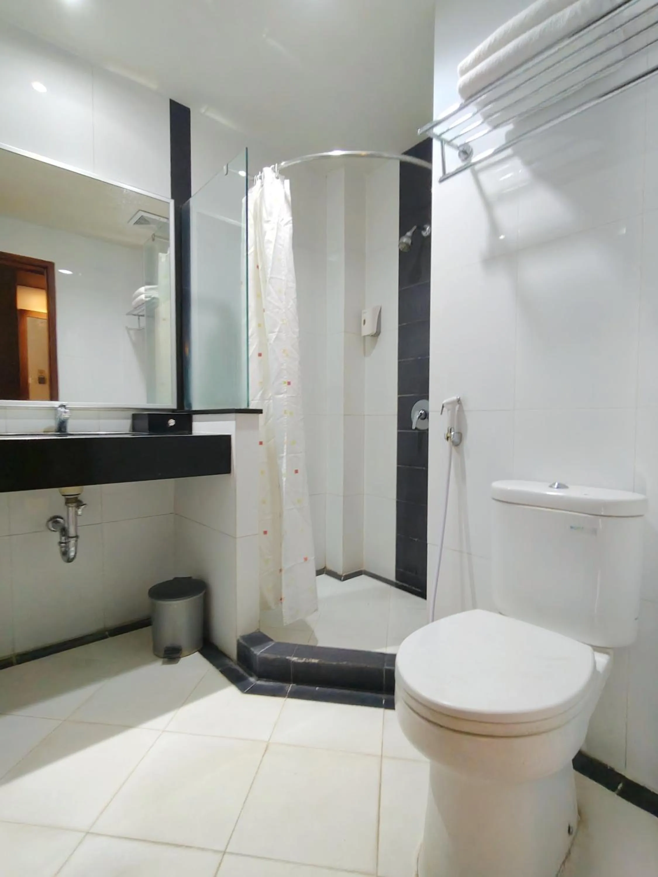 Bathroom in Lombok Garden Hotel