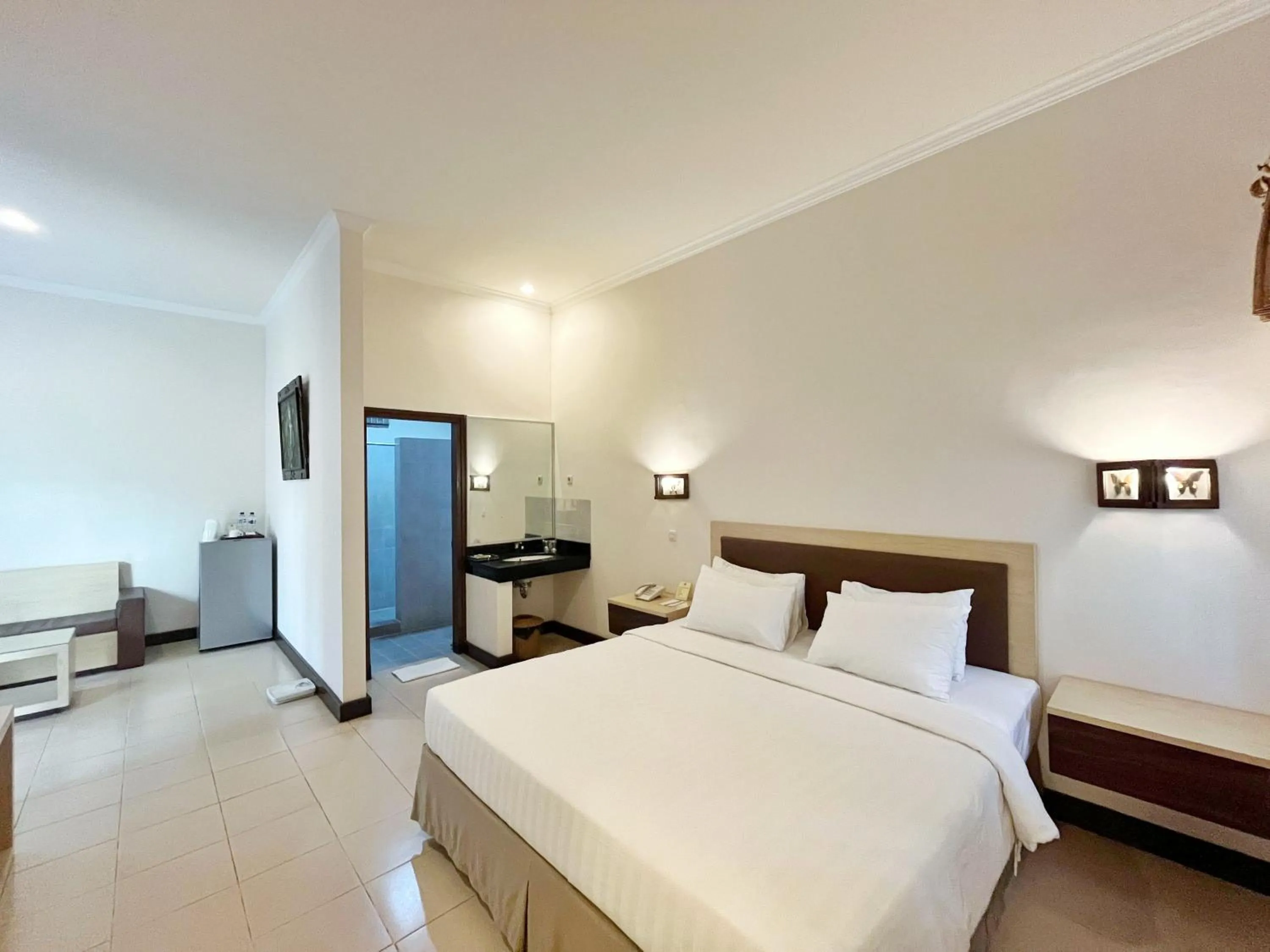 Bedroom, Bed in Lombok Garden Hotel