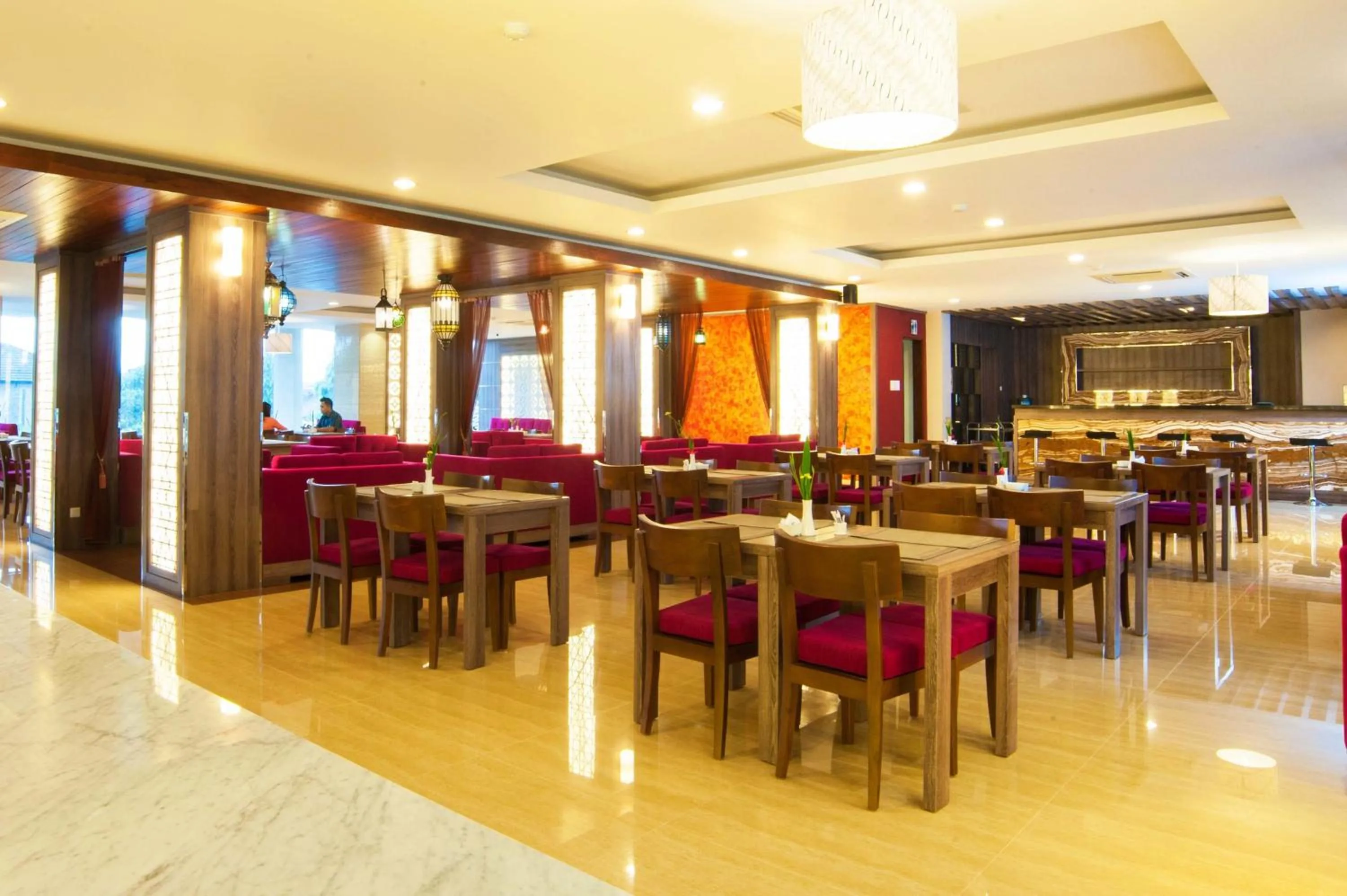 Restaurant/places to eat in Lombok Raya Hotel