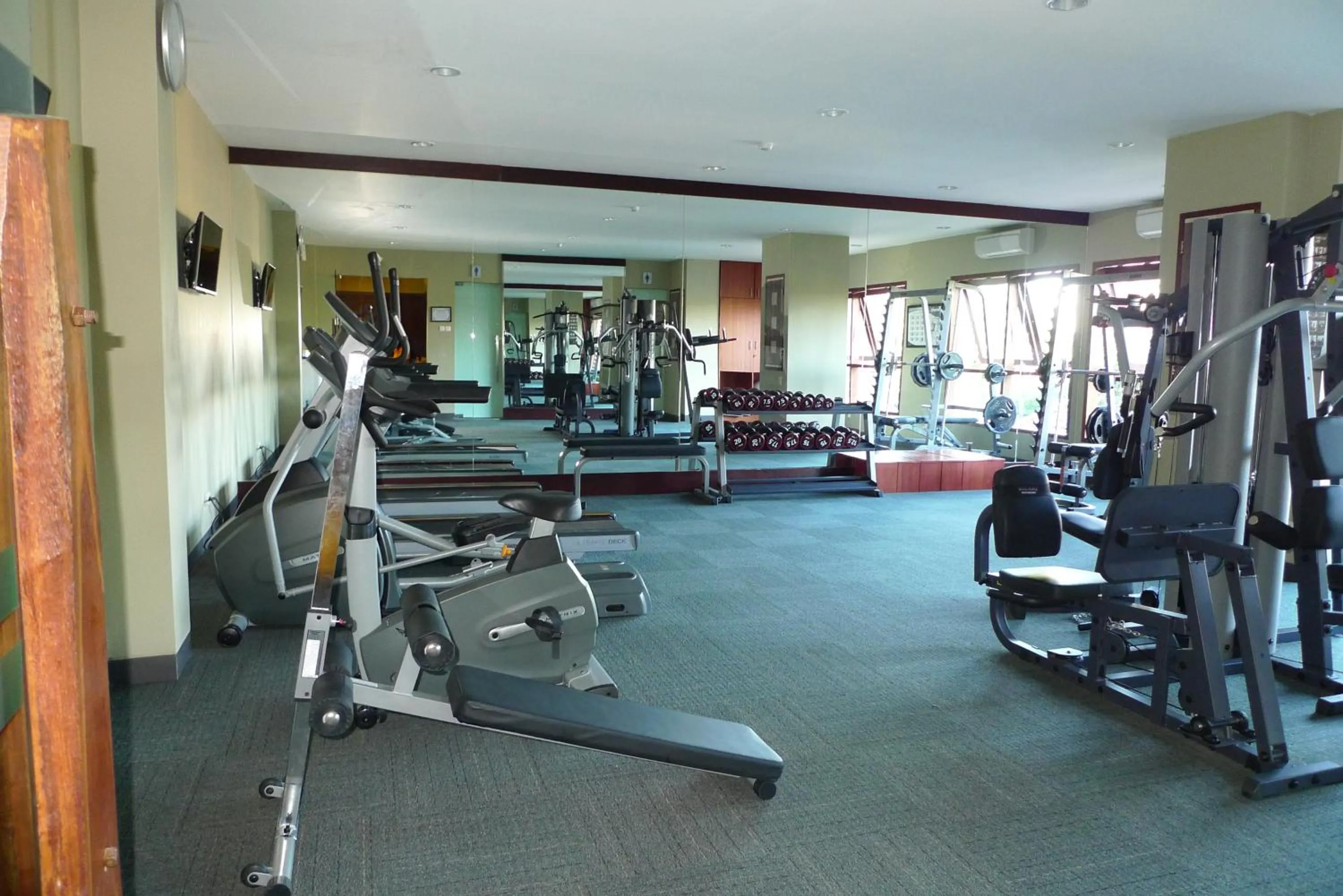 Fitness centre/facilities in Lombok Raya Hotel