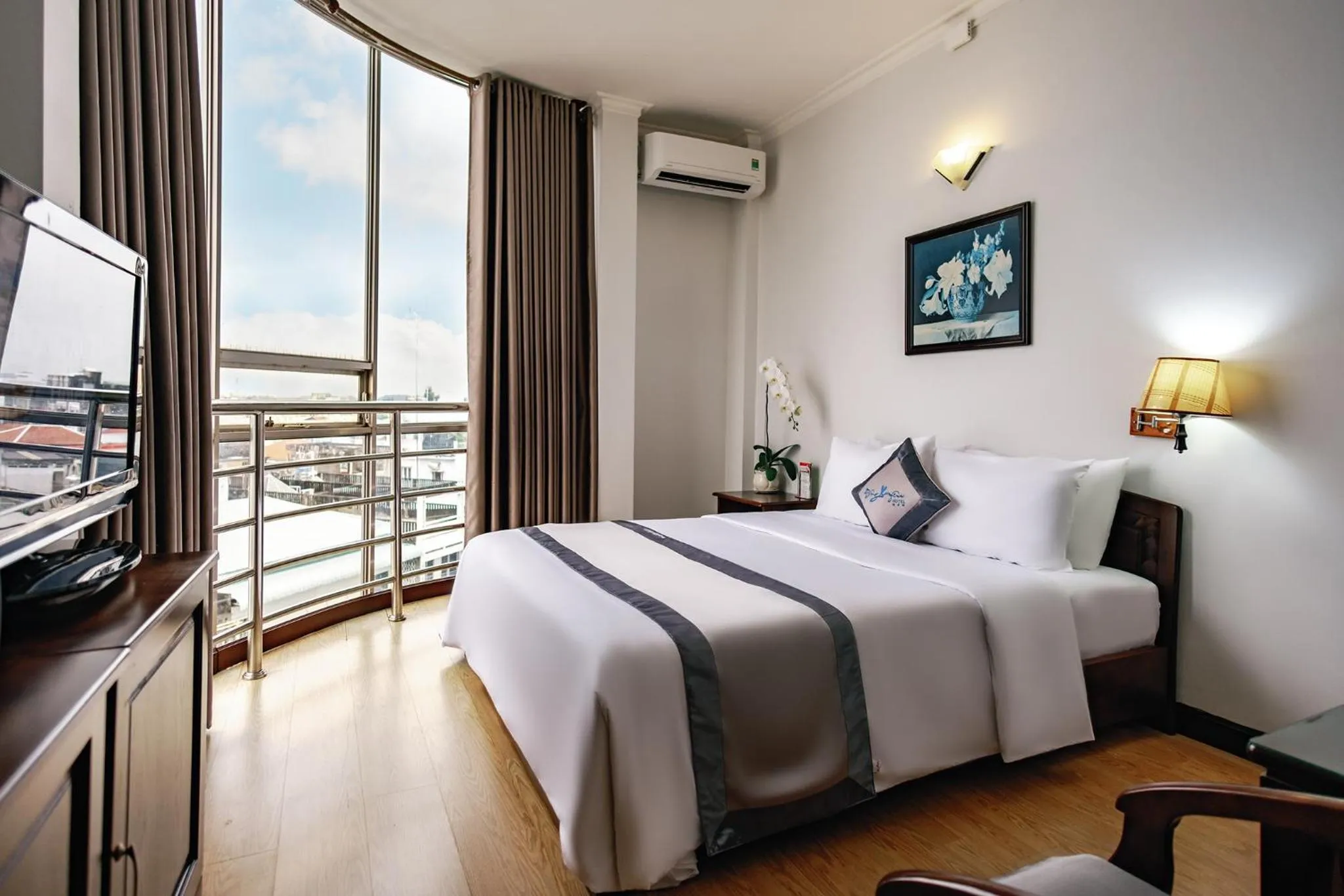 Bed in Đông Xuyên Hotel