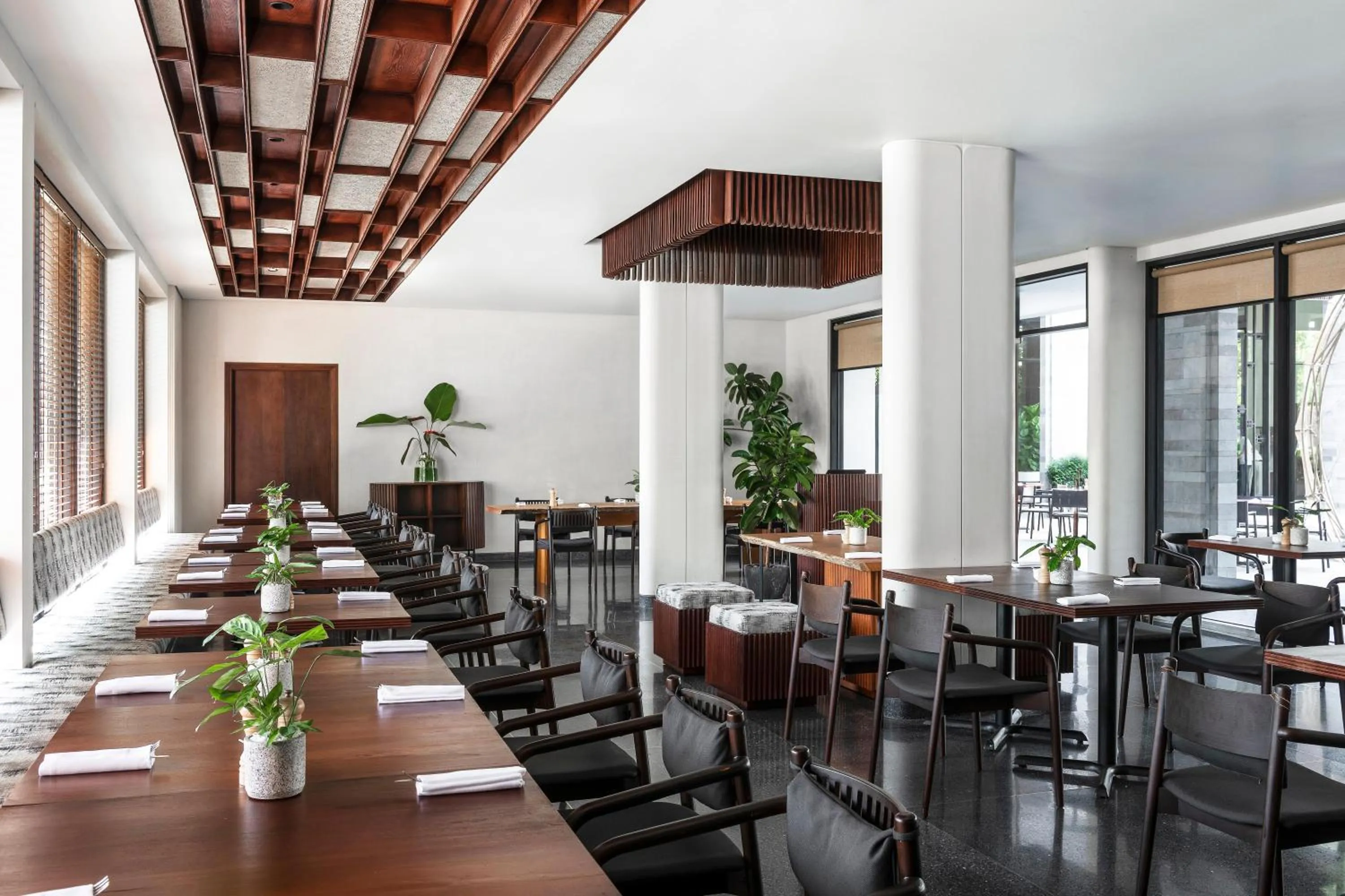 Restaurant/places to eat in Treeline Urban Resort