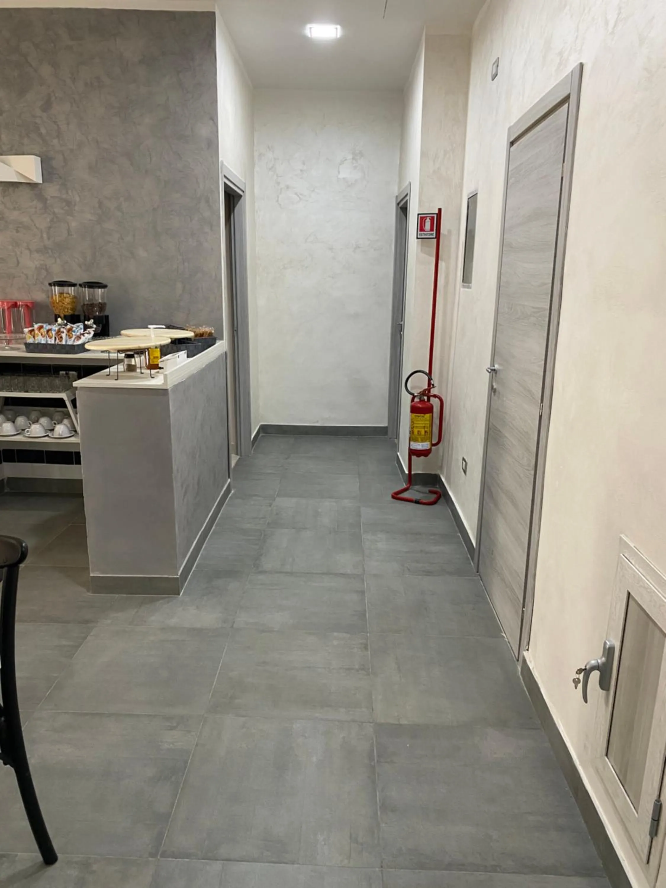 Communal lounge/ TV room in Hotel Poker