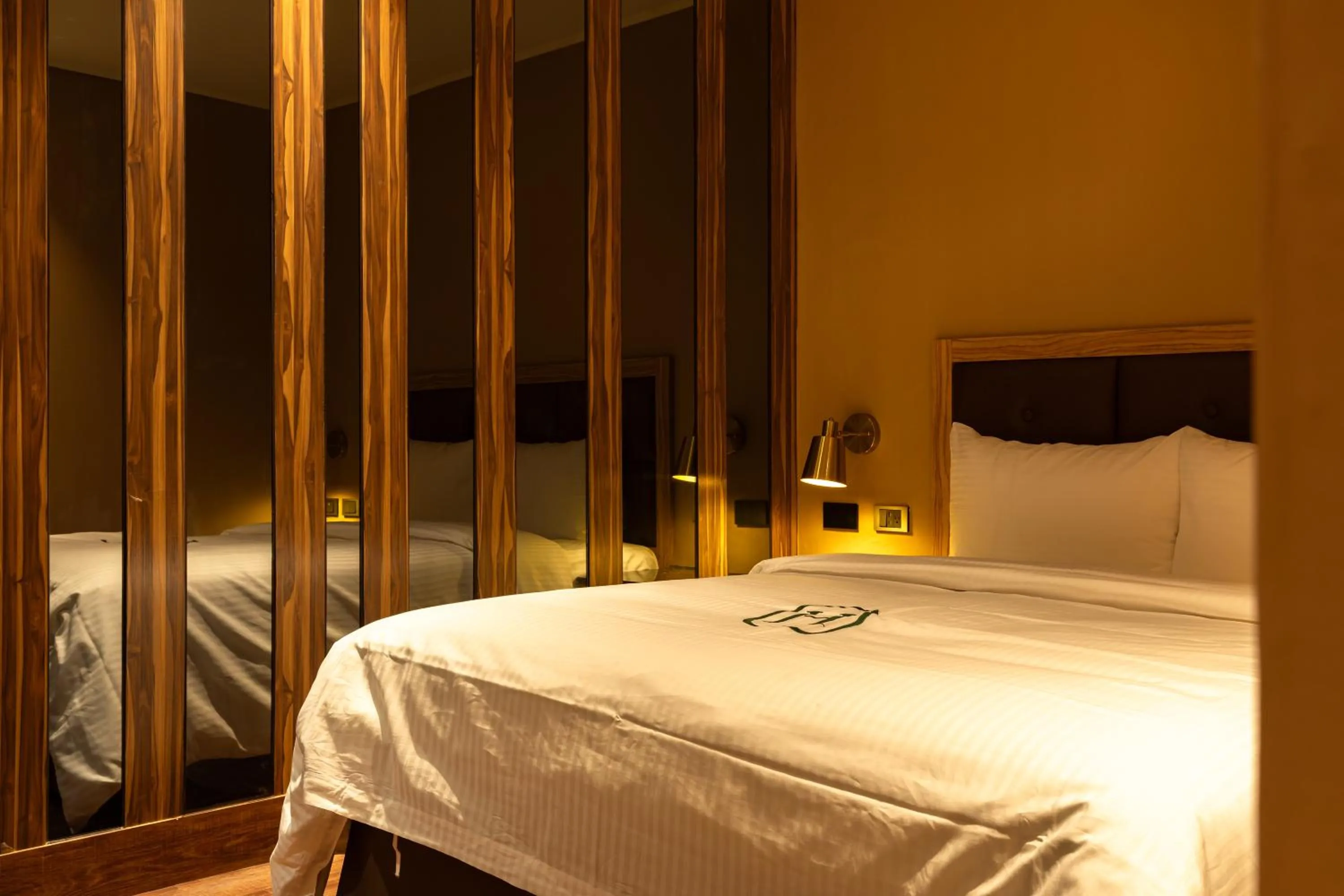 Bed in 露夏旅社 l 納康商旅 l 智能入住 l 鄰近花園夜市