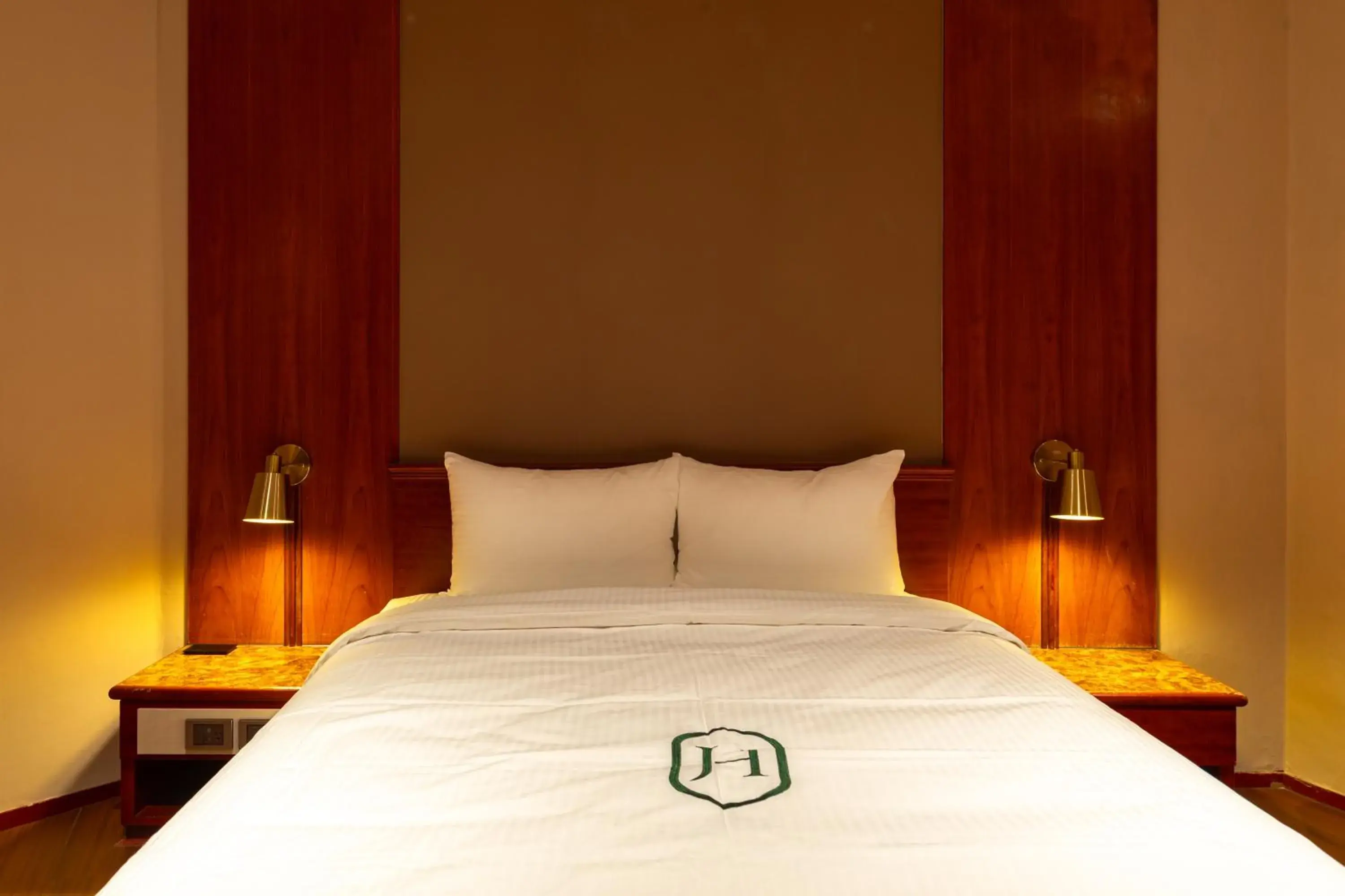 Superior Double Room in 露夏旅社 l 納康商旅 l 智能入住 l 鄰近花園夜市 Superior Double Room in 露夏旅社 l 納康商旅 l 智能入住 l 鄰近花園夜市