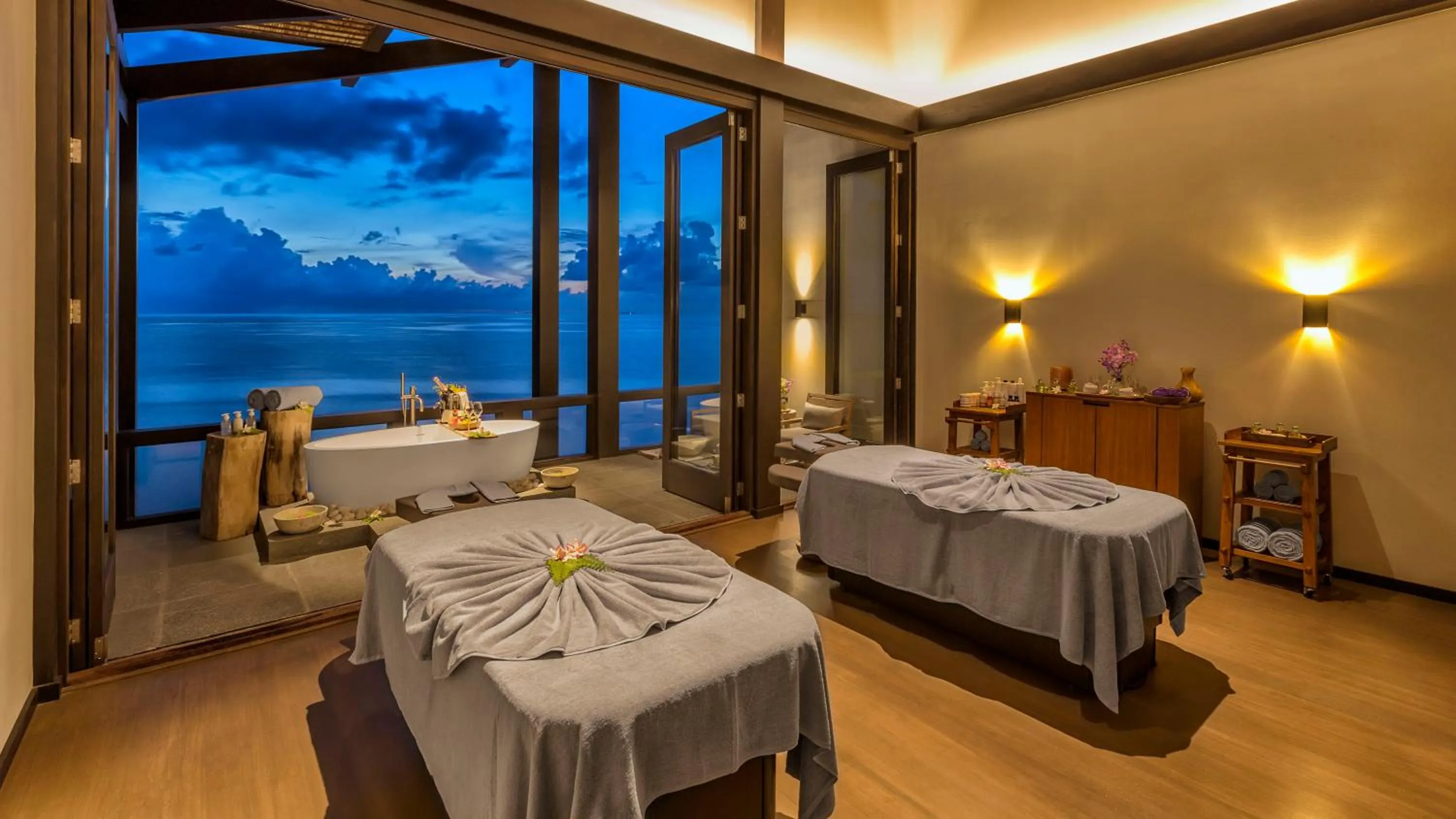 Spa and wellness centre/facilities, Bed in Kudadoo Maldives Private Island – Luxury All inclusive