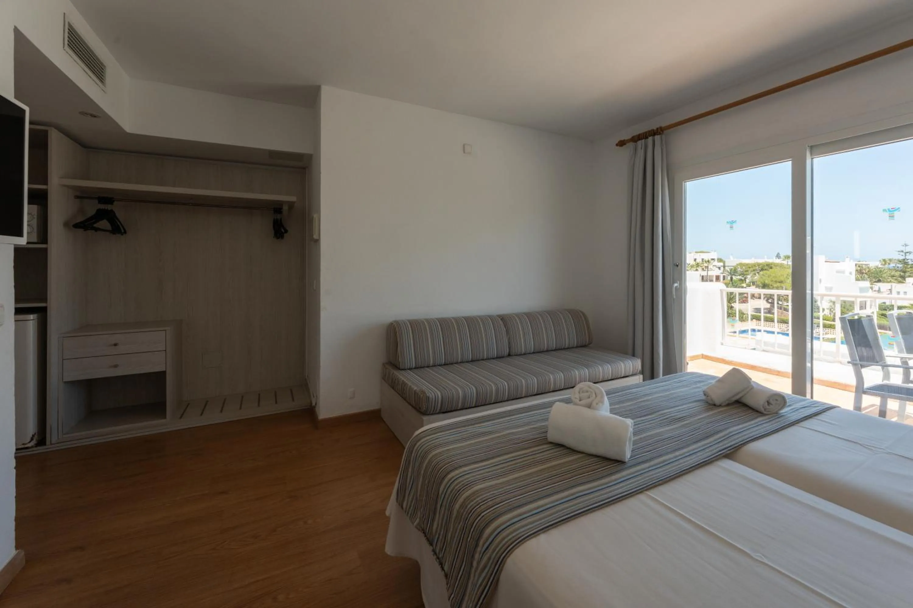 Bed in Hotel Club Es Talaial