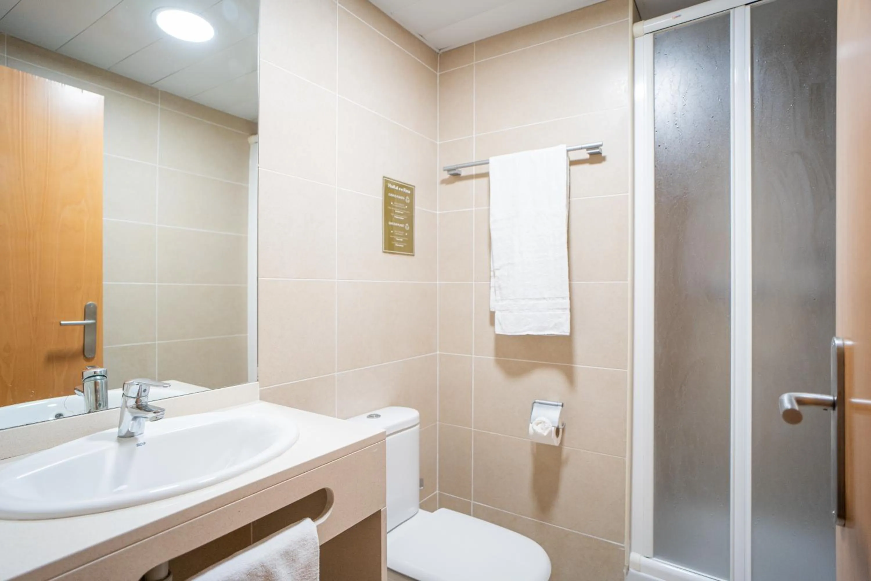 Bathroom in Hostal Fina