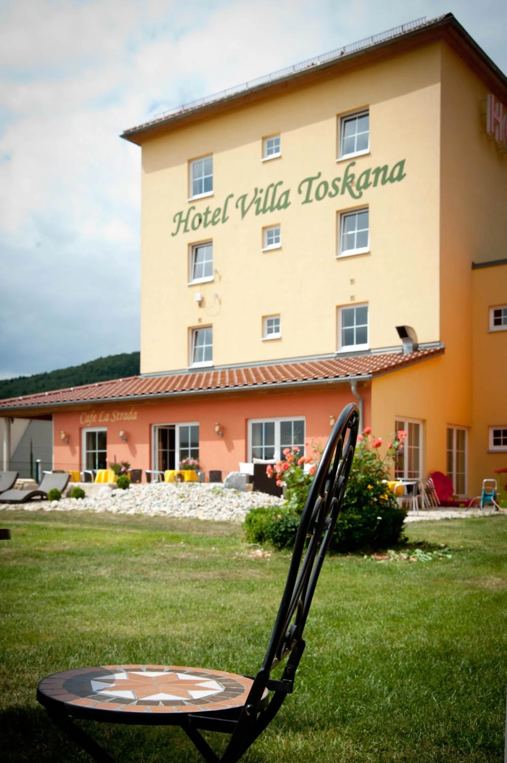 Facade/entrance in Hotel Villa Toskana