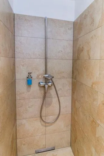 Shower in Hotel Villa Toskana