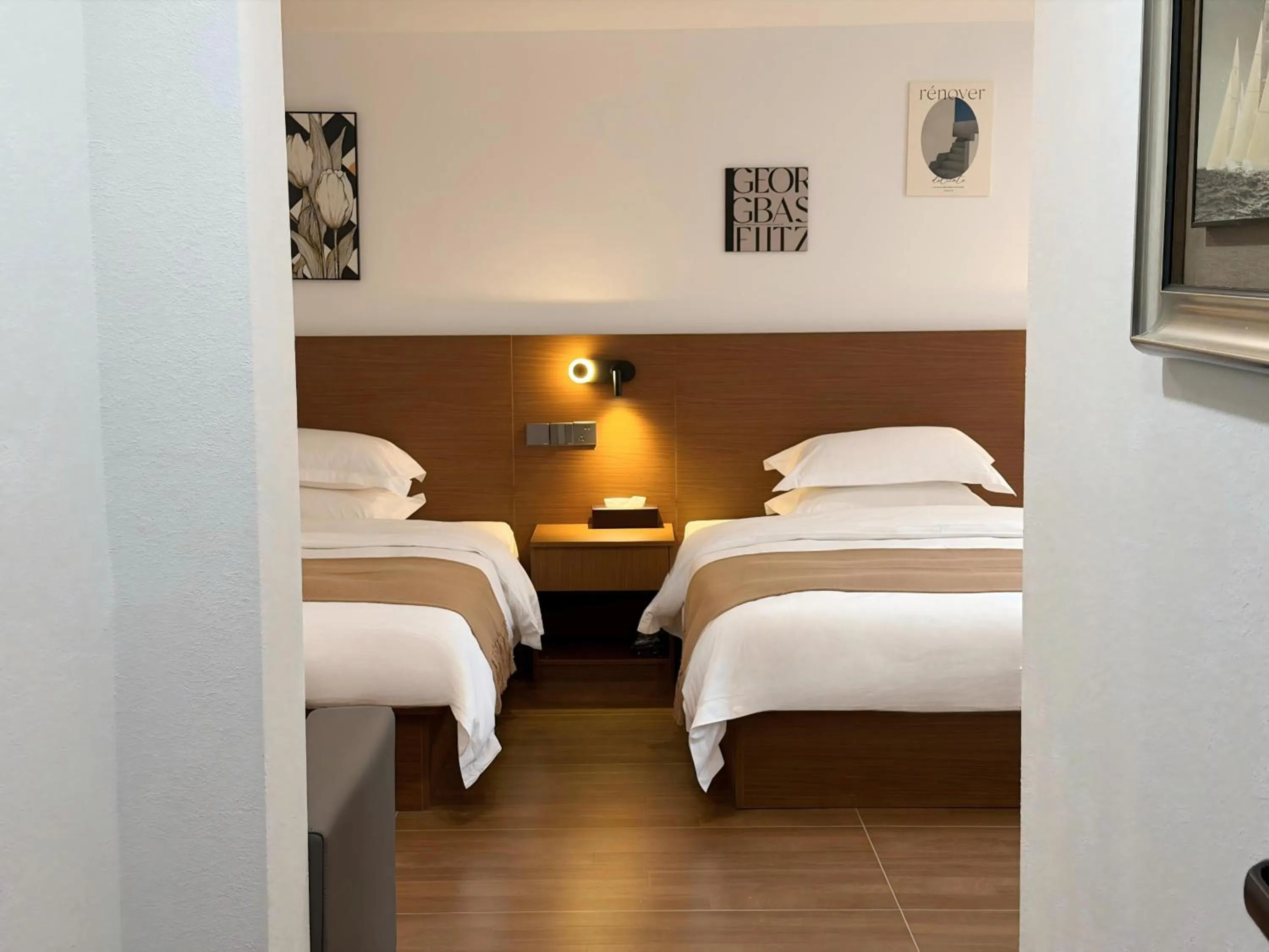 Bed in Li River Resort Villa Hotel