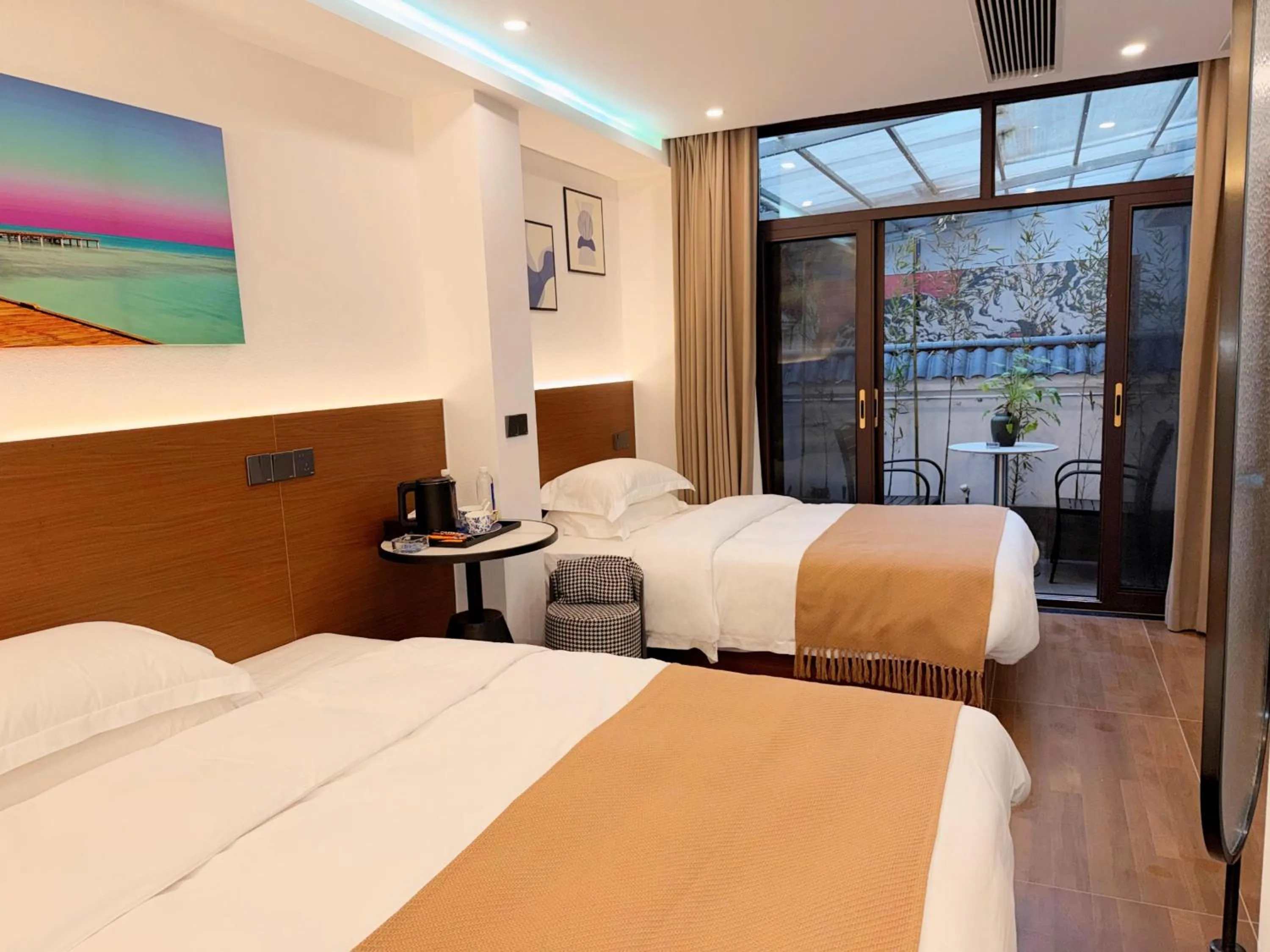 Bed in Li River Resort Villa Hotel