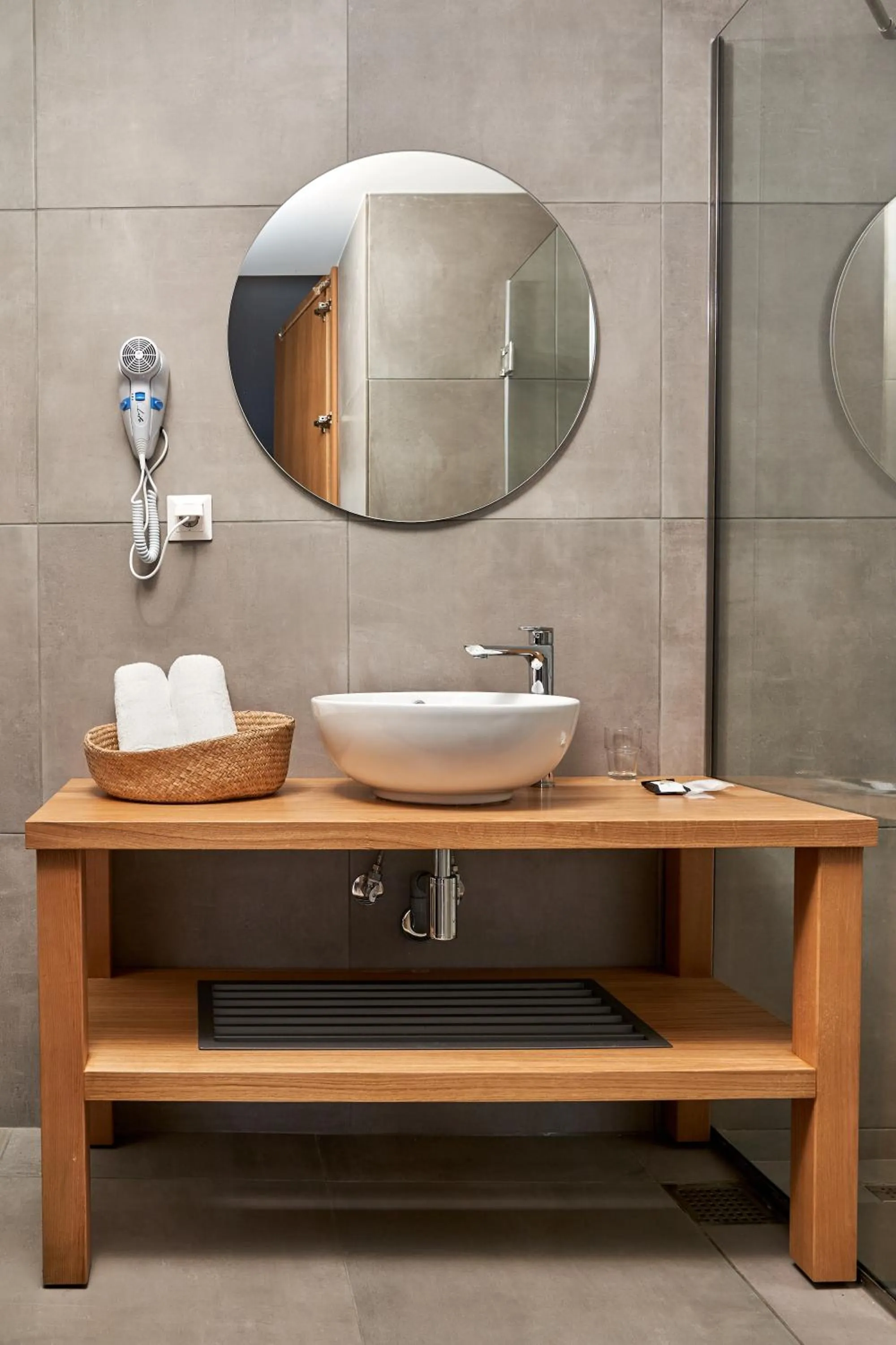 Bathroom in Mougre studios