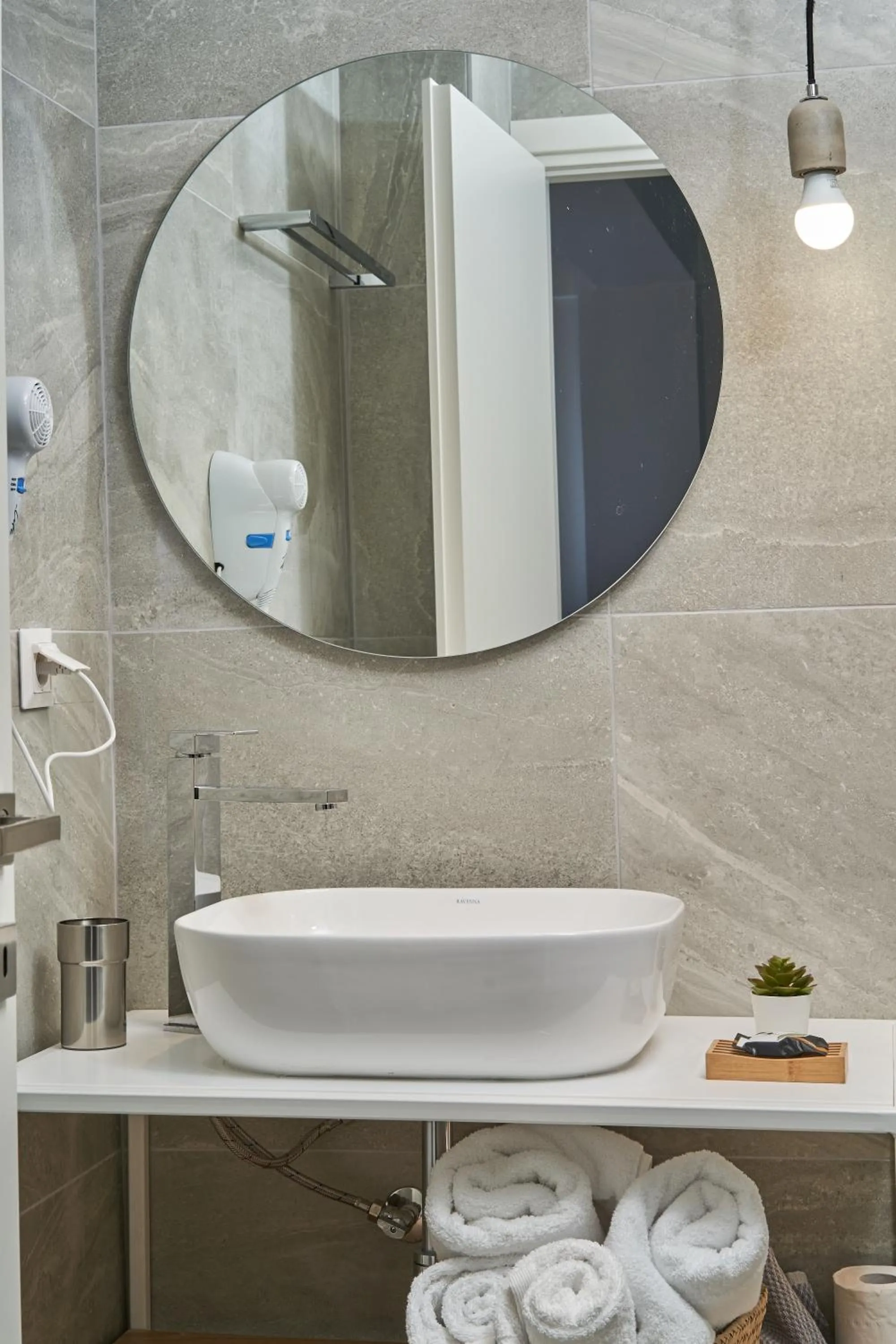 Bathroom in Mougre studios