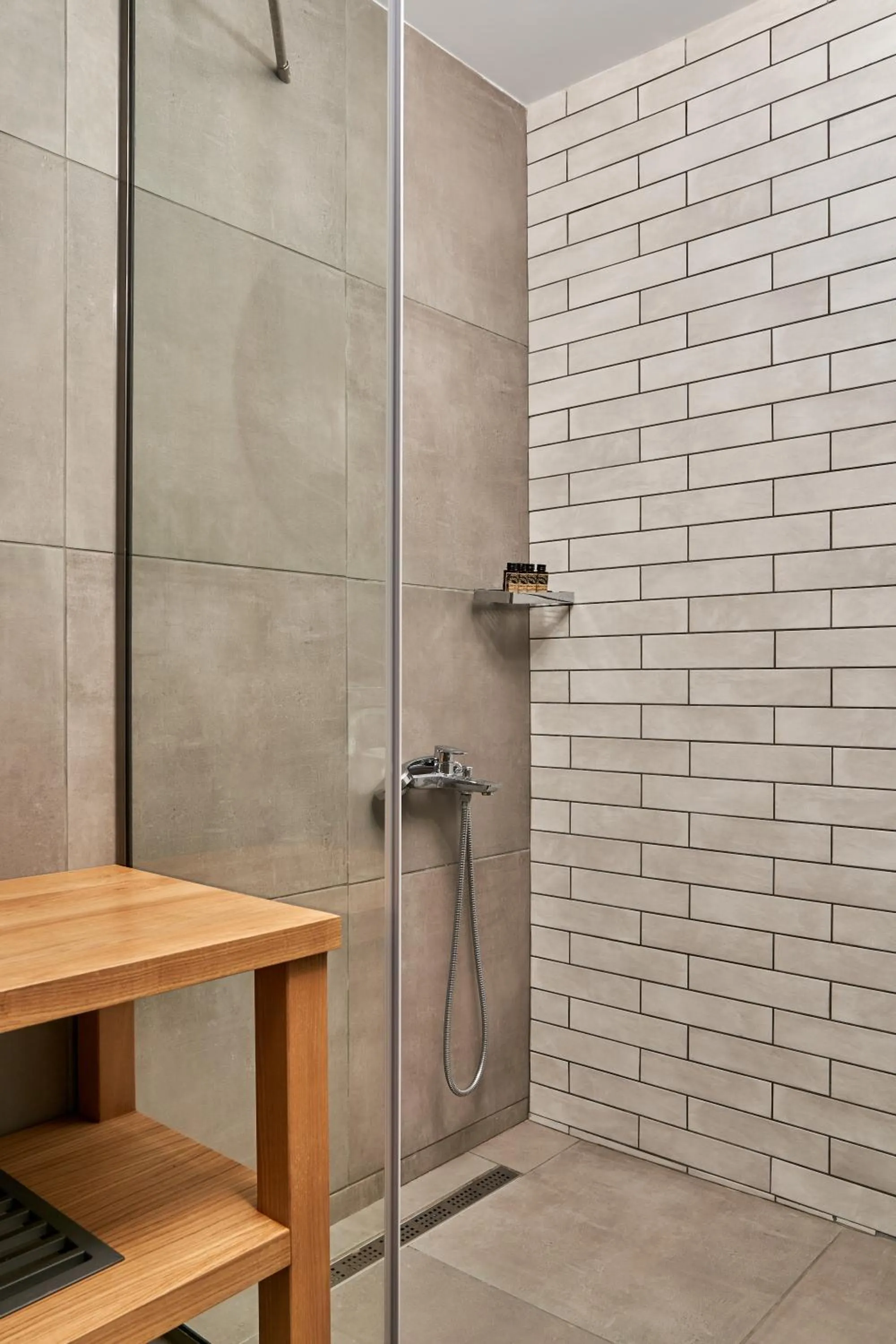 Shower in Mougre studios