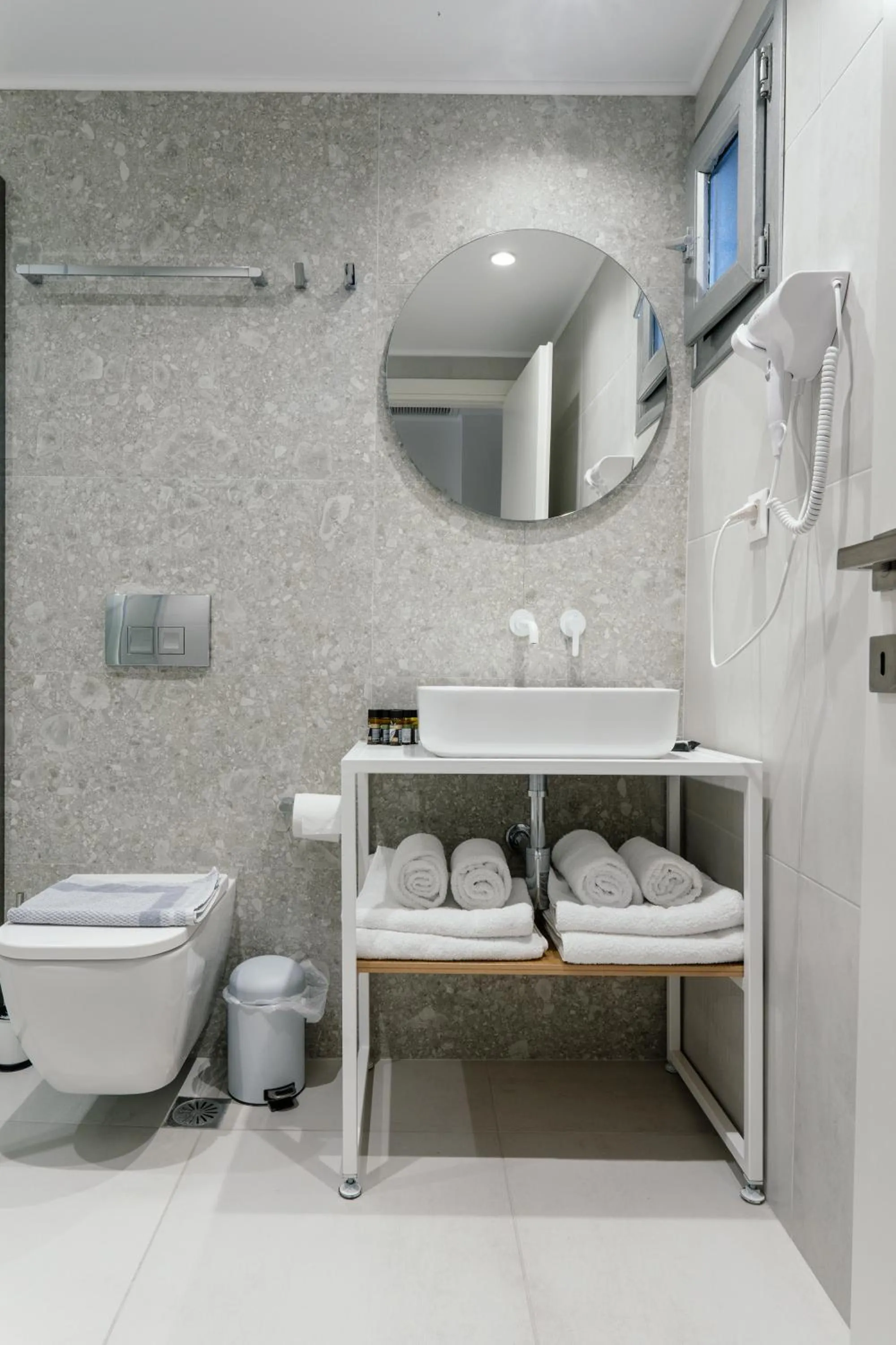 Bathroom in Mougre studios