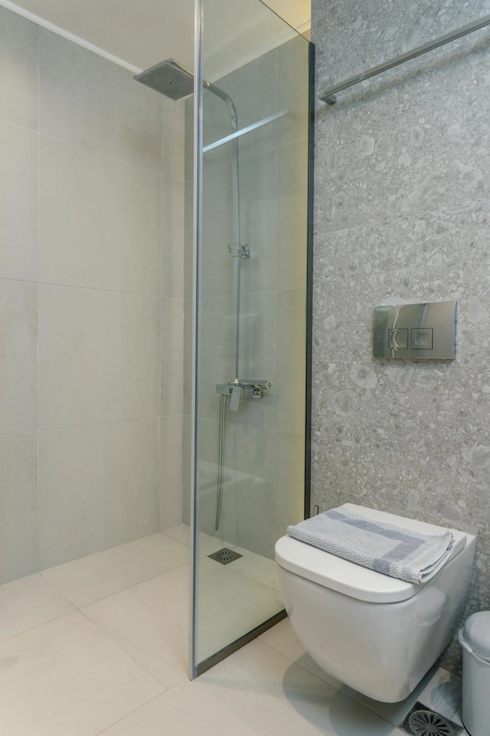 Bathroom in Mougre studios