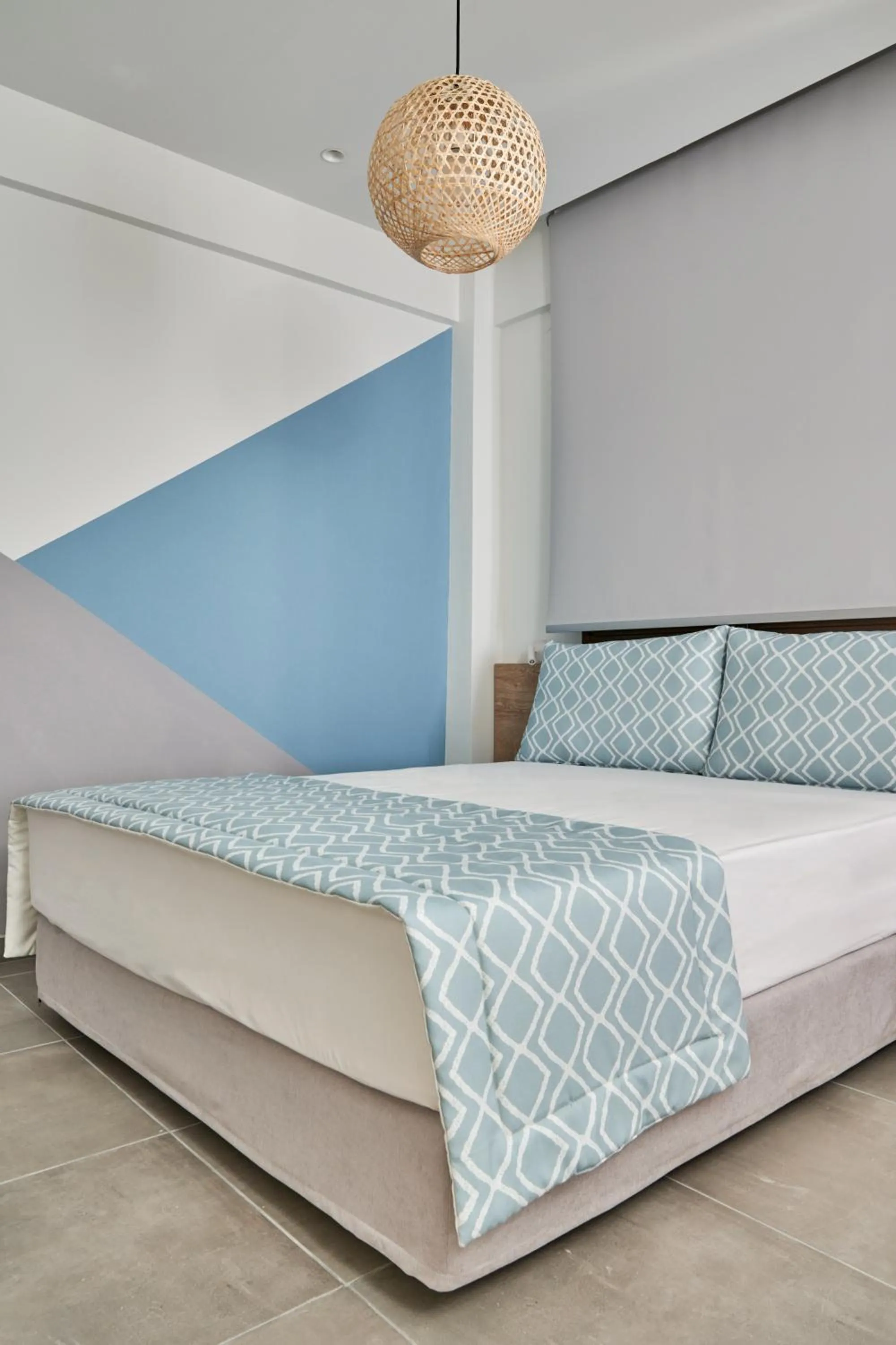 Photo of the whole room, Bed in Mougre studios